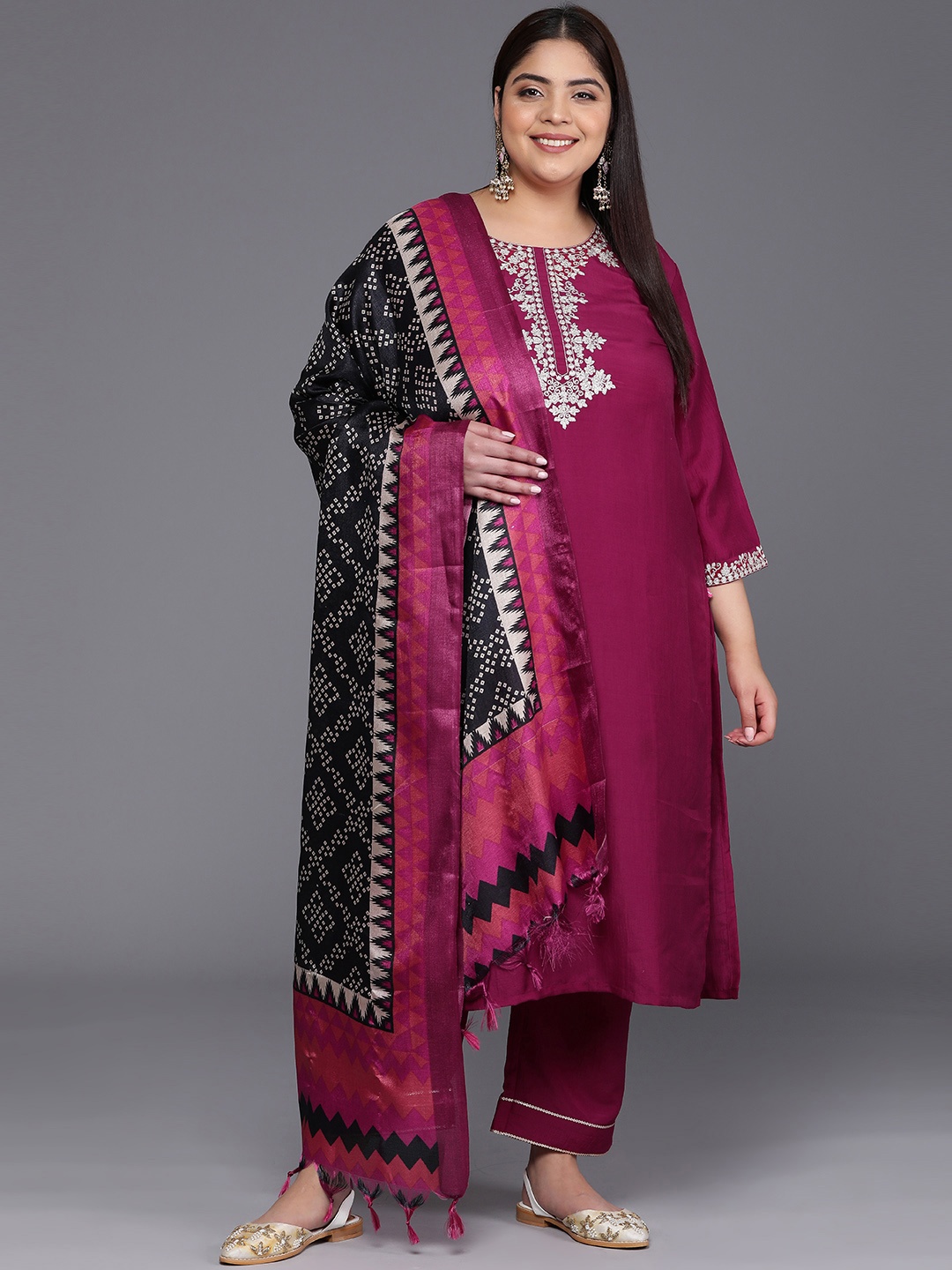 

Sztori Plus Size Ethnic Motifs Yoke Design Thread Work Kurta With Trousers & Dupatta, Magenta