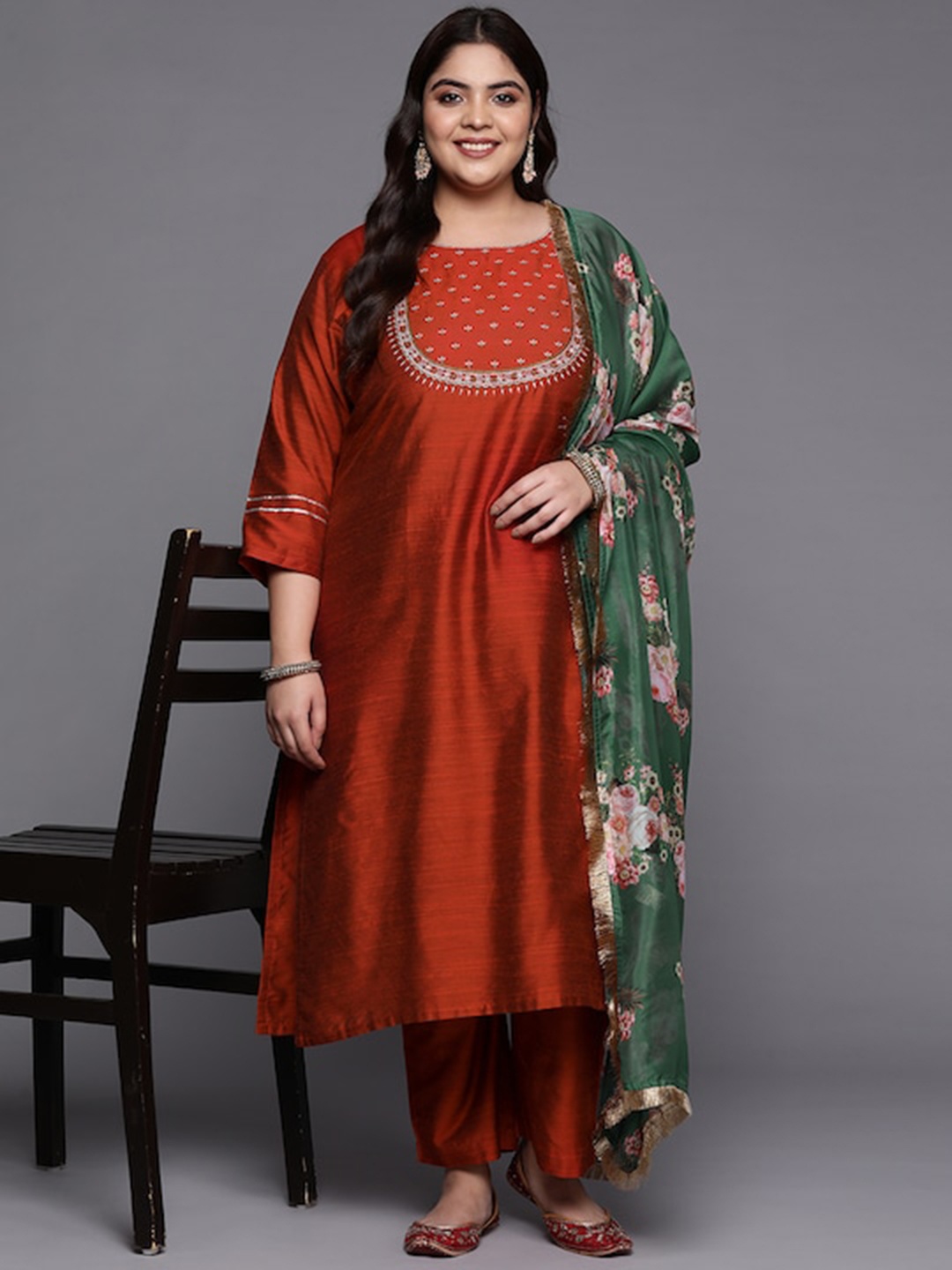 

Sztori Plus Size Yoke Design Embroidered Regular Kurta with Trousers & Dupatta, Maroon