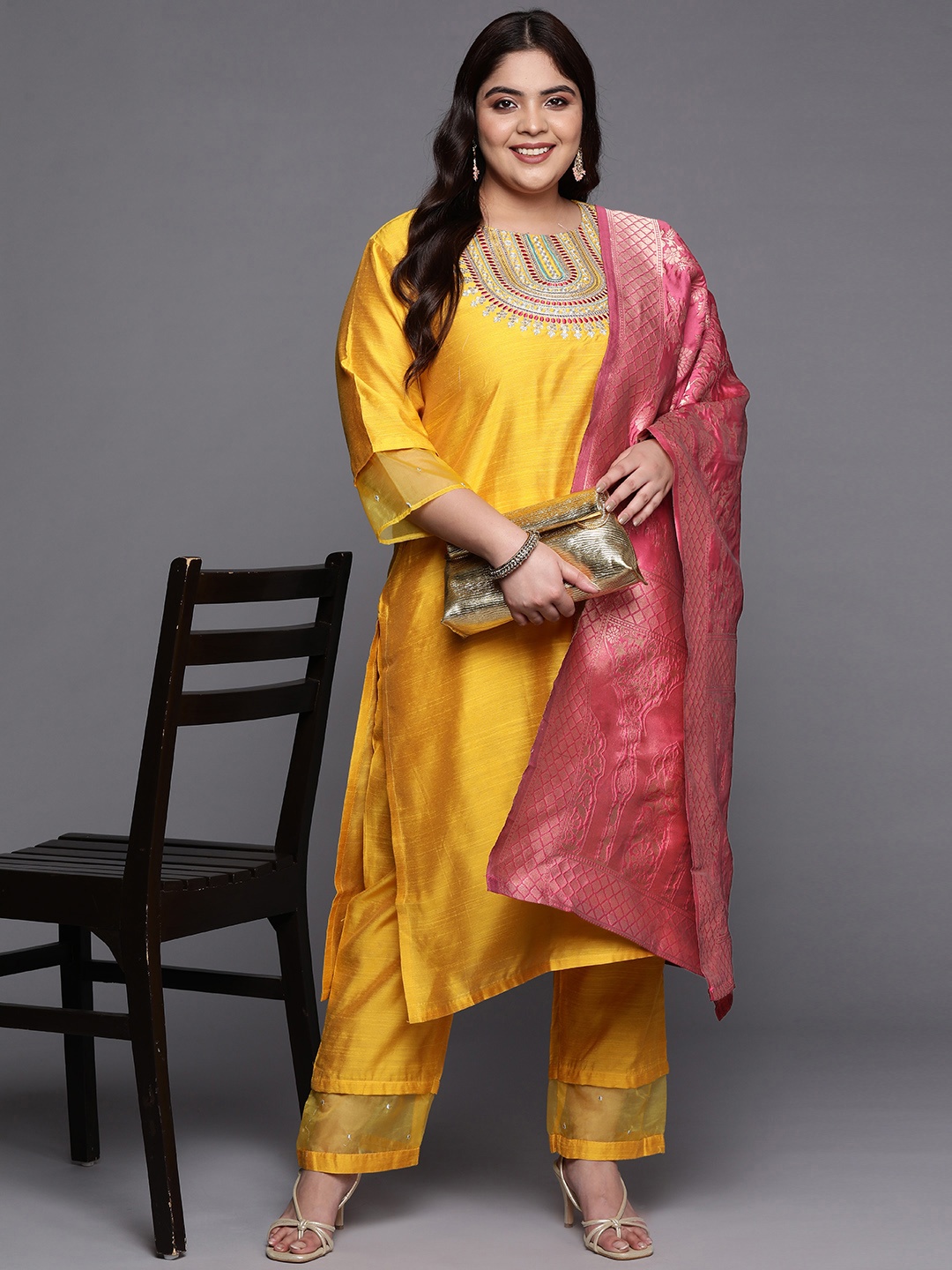 

Sztori Plus Size Ethnic Motifs Embroidered Regular Kurta & Palazzos With Dupatta, Mustard