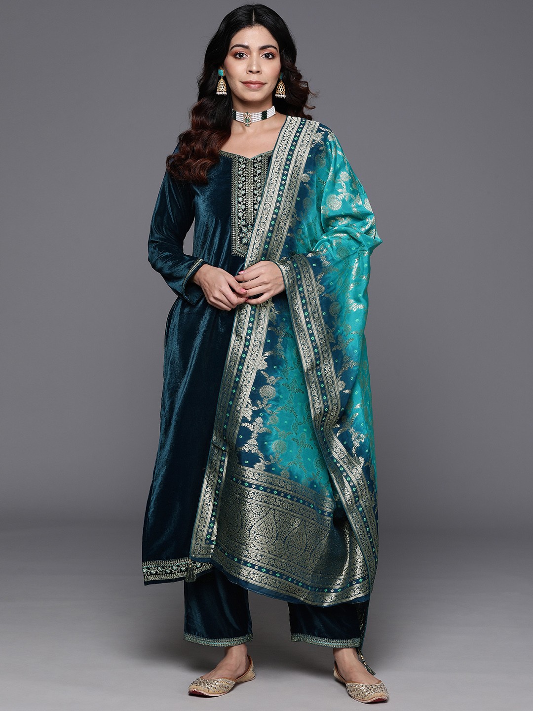 

Libas Women Floral Yoke Design Regular Sequinned Velvet Kurta with Trousers & With Dupatta, Teal