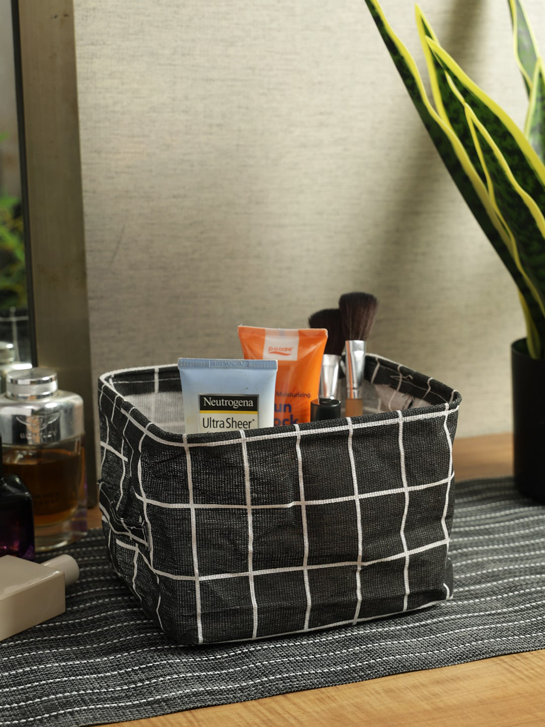 

House Of Accessories Black & White Checked Reusable Storage Organiser