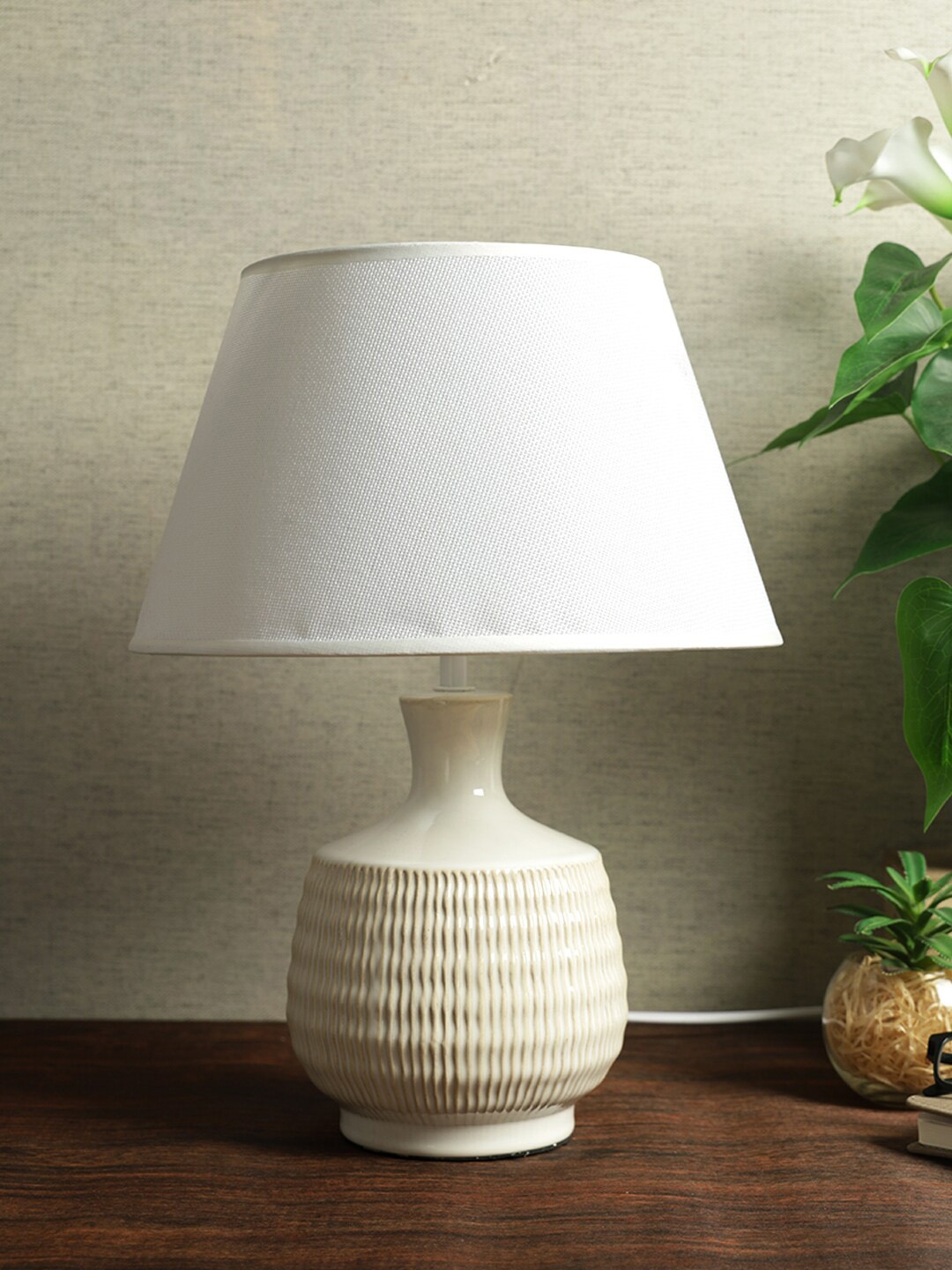 

House Of Accessories White & Brown Textured Ceramic Table Lamp