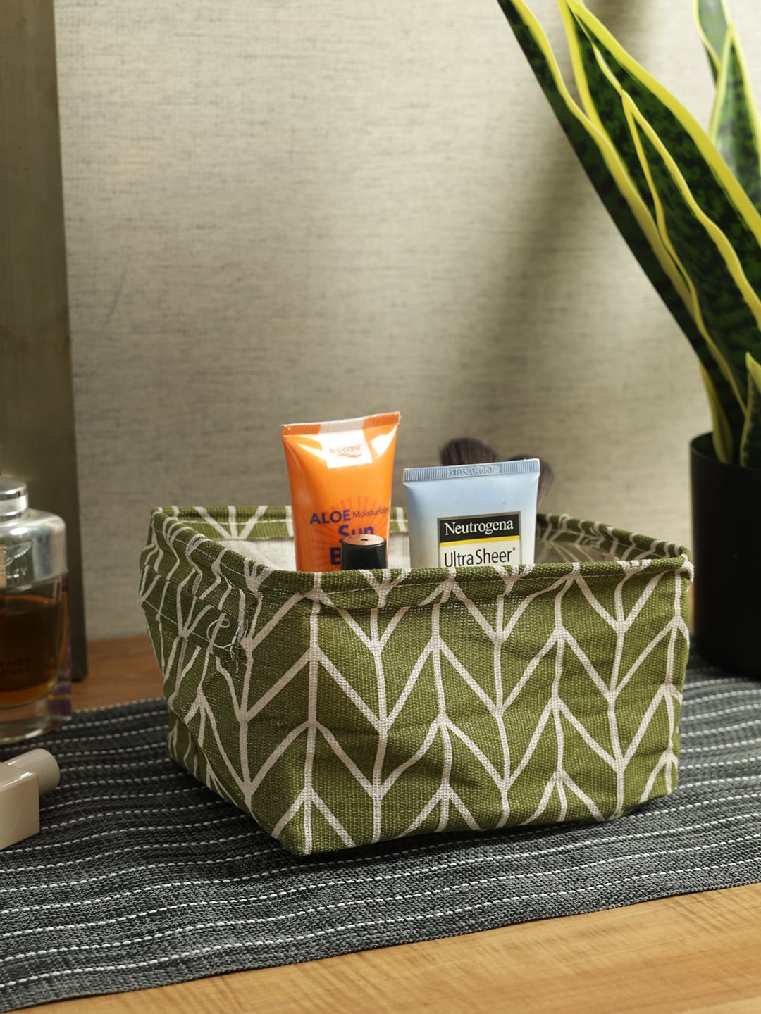 

House Of Accessories Green Printed Reusable Storage Organiser