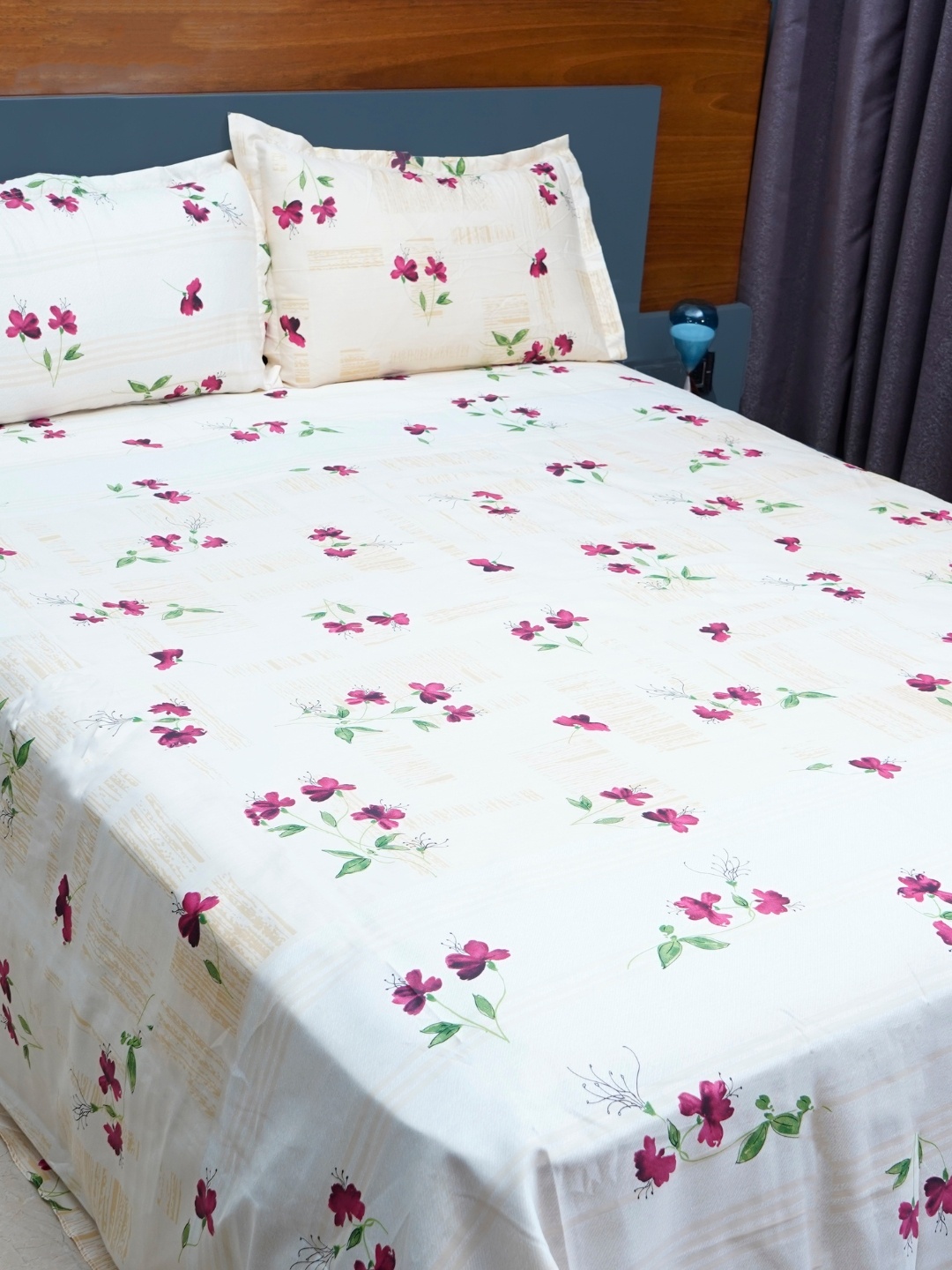 

inizio Cream-Coloured & Pink Floral Cotton 240 TC King Bedsheet With 2 Pillow Covers