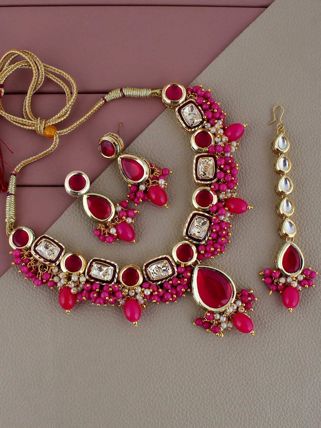 

LUCKY JEWELLERY Gold-Plated Kundan-Studded Necklace and Earrings With Maangtika