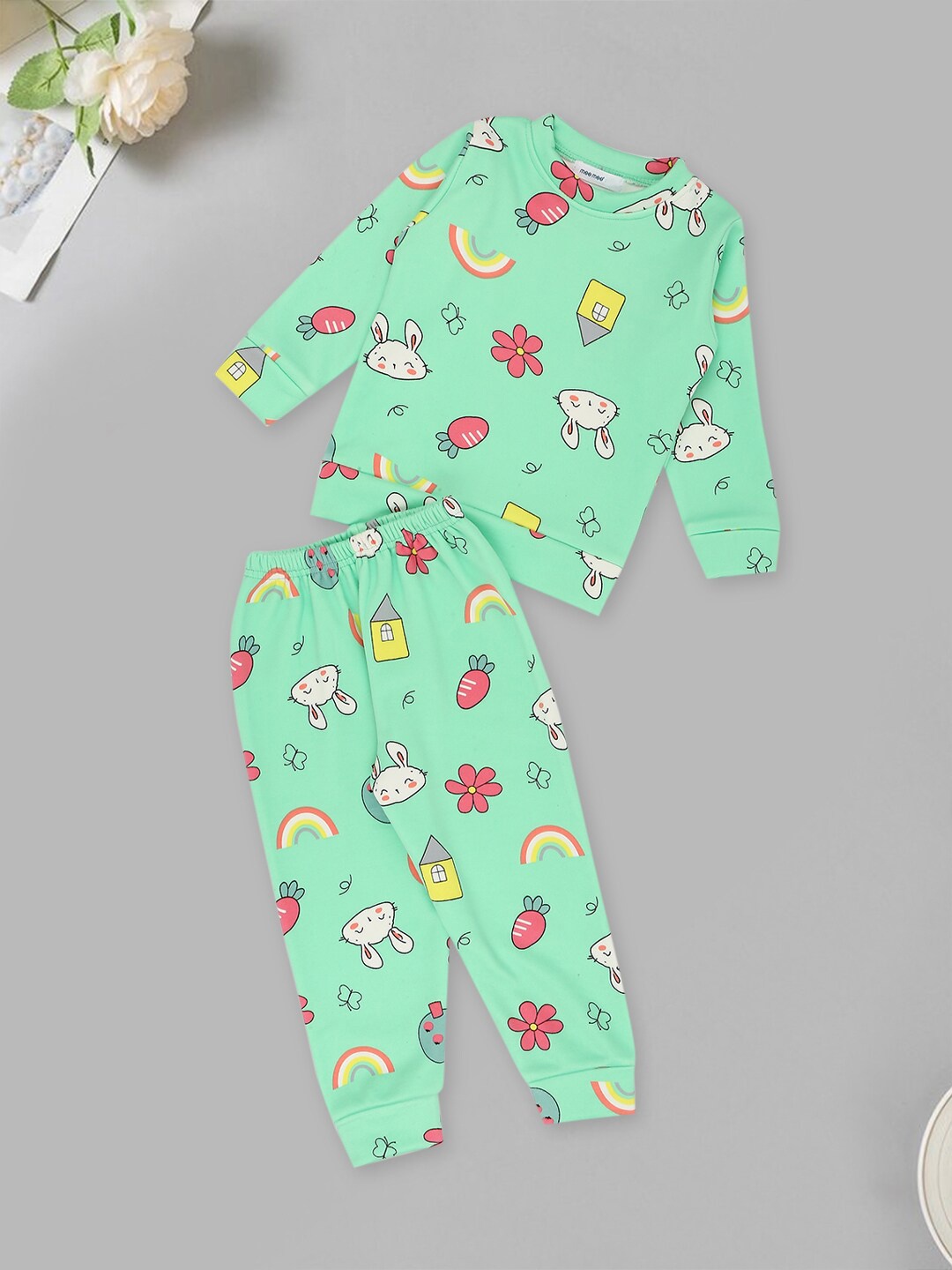 

MeeMee Kids Conversational Printed Comfortable Fit T-Shirt With Lounge pants, Green