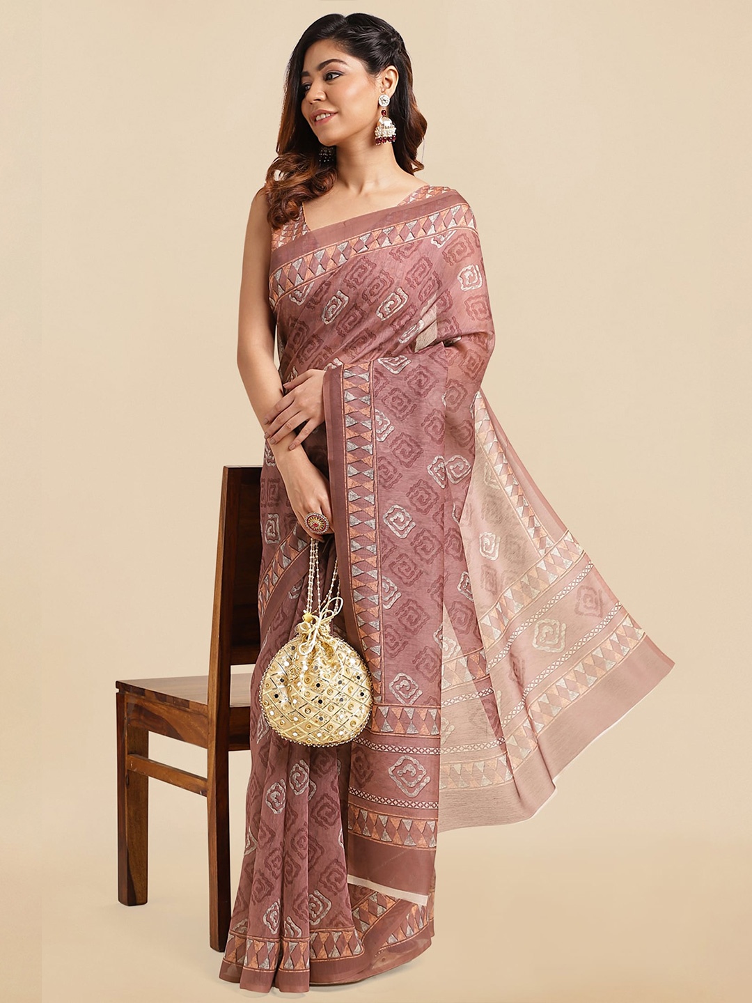 

MIRCHI FASHION Geometric Printed Saree, Brown