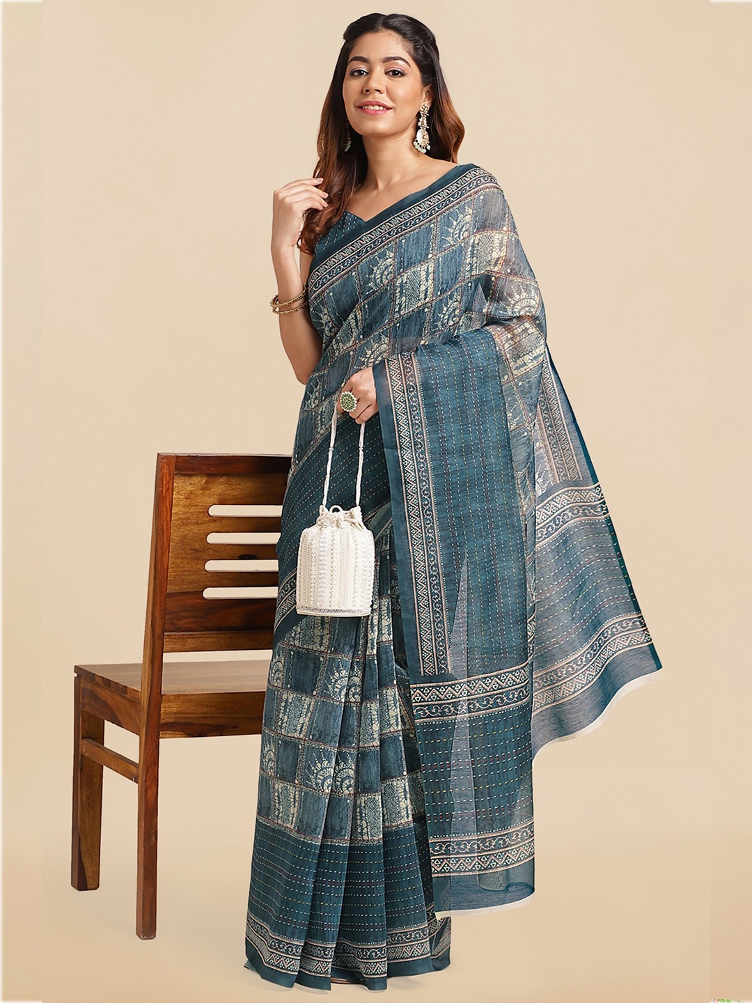 

MIRCHI FASHION Geometric Printed Block Print Saree, Blue