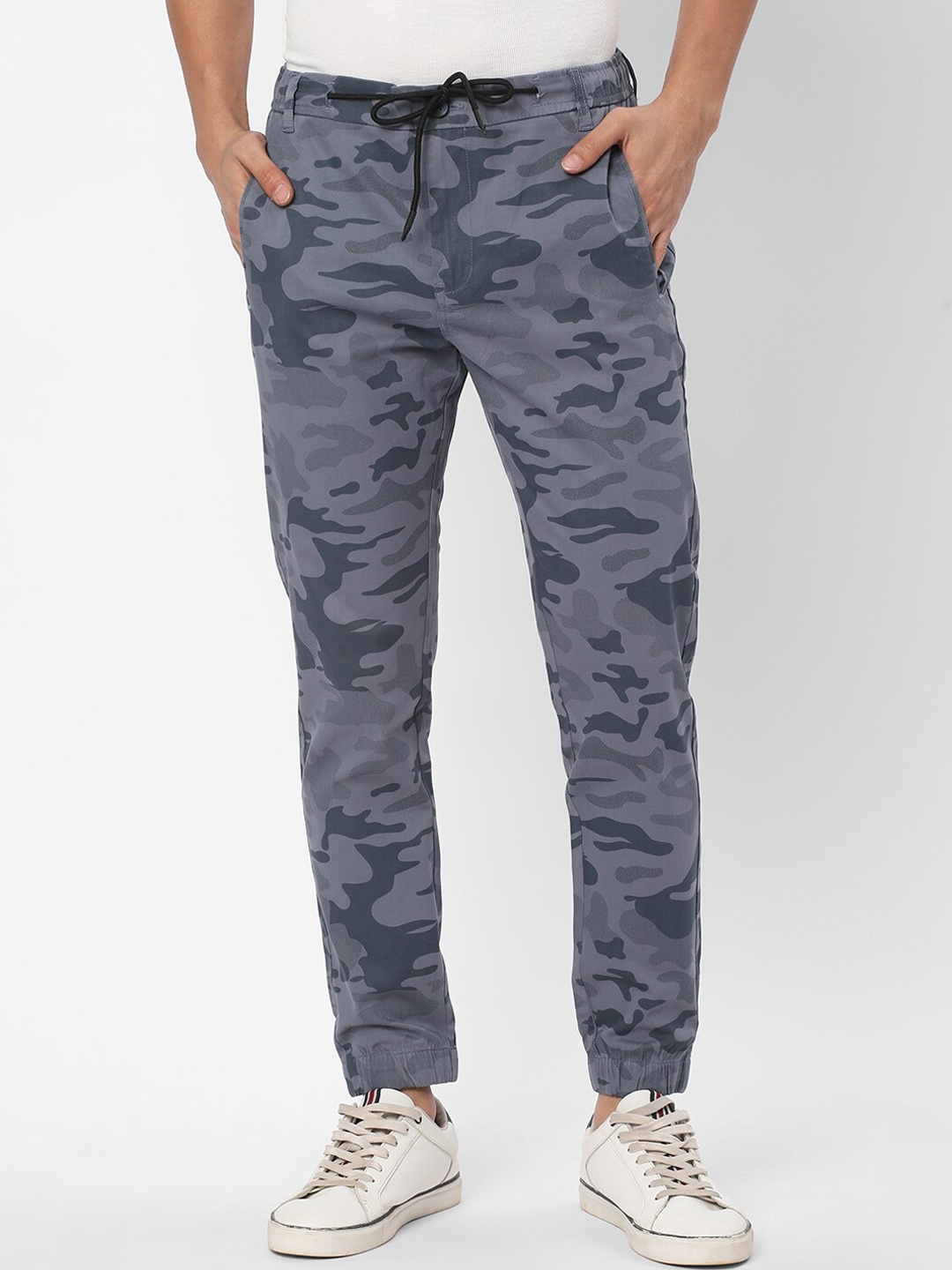 

R&B Men Mid-Rise Camouflage Printed Slim Fit Cotton Joggers, Blue