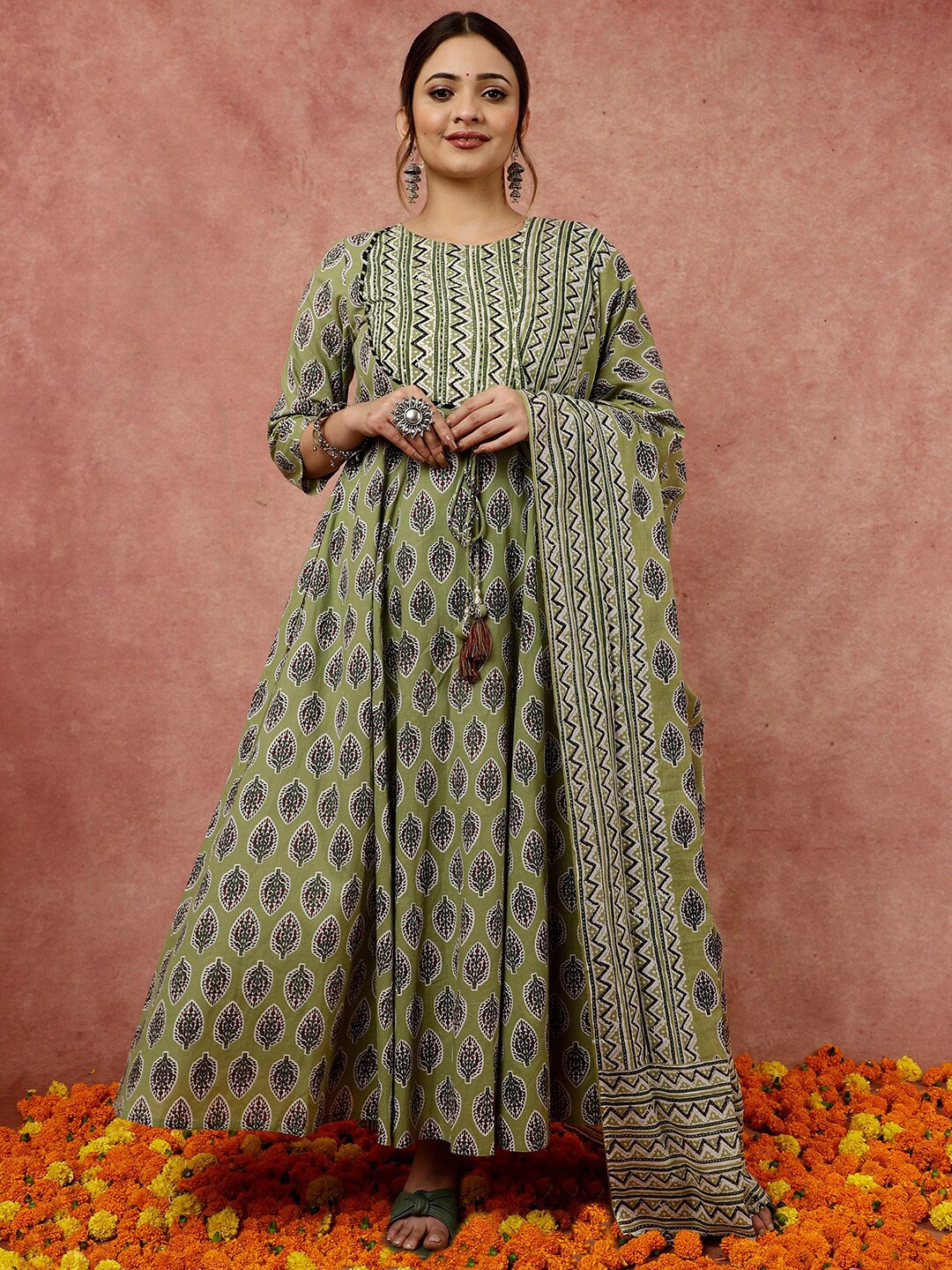 

Jaipur Kurti Ethnic Motifs Printed Empire Pure Cotton Kurta with Trousers & Dupatta, Green