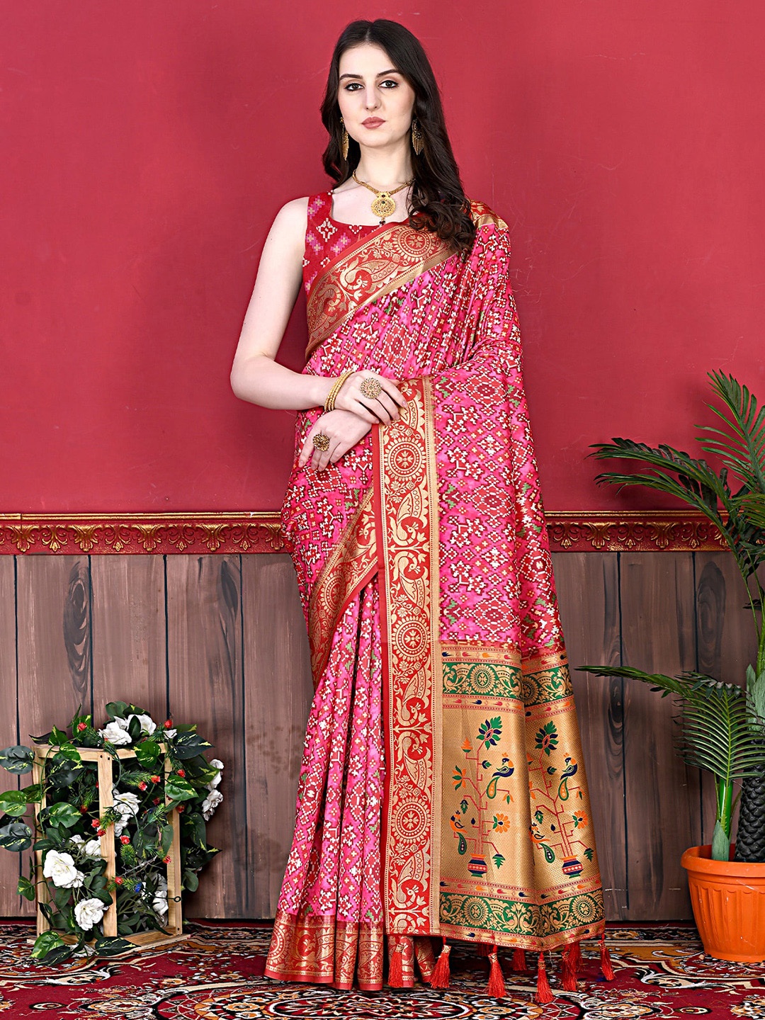 

ODETTE Ethnic Motifs Woven Design Zari Ikat Saree, Pink