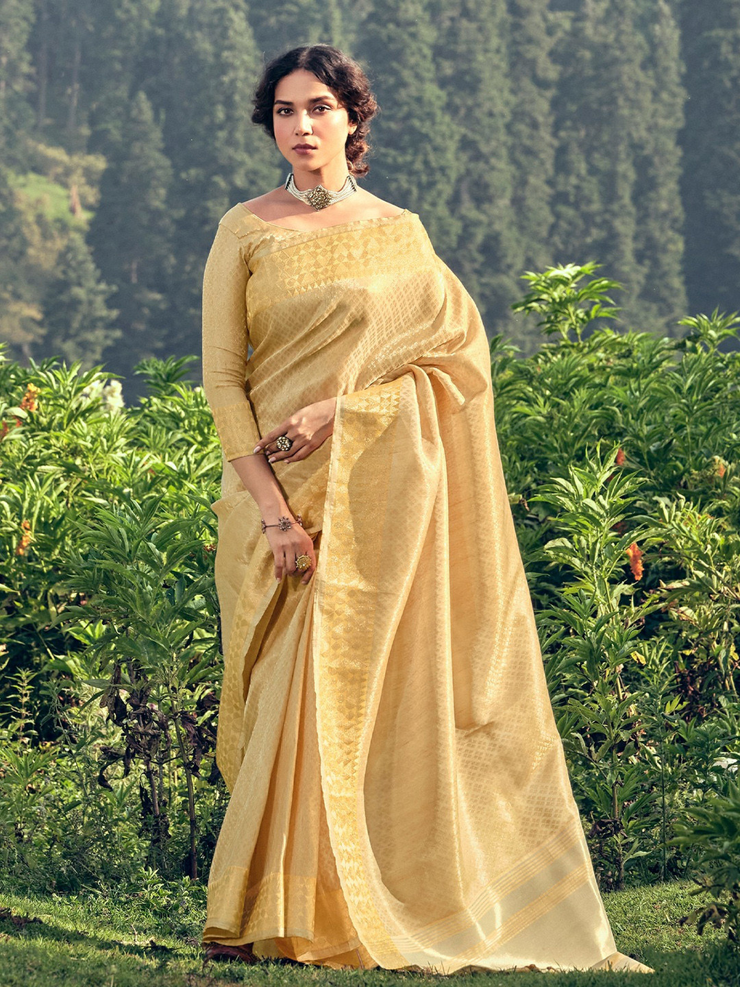 

ODETTE Ethnic Motifs Woven Design Zari Saree, Gold