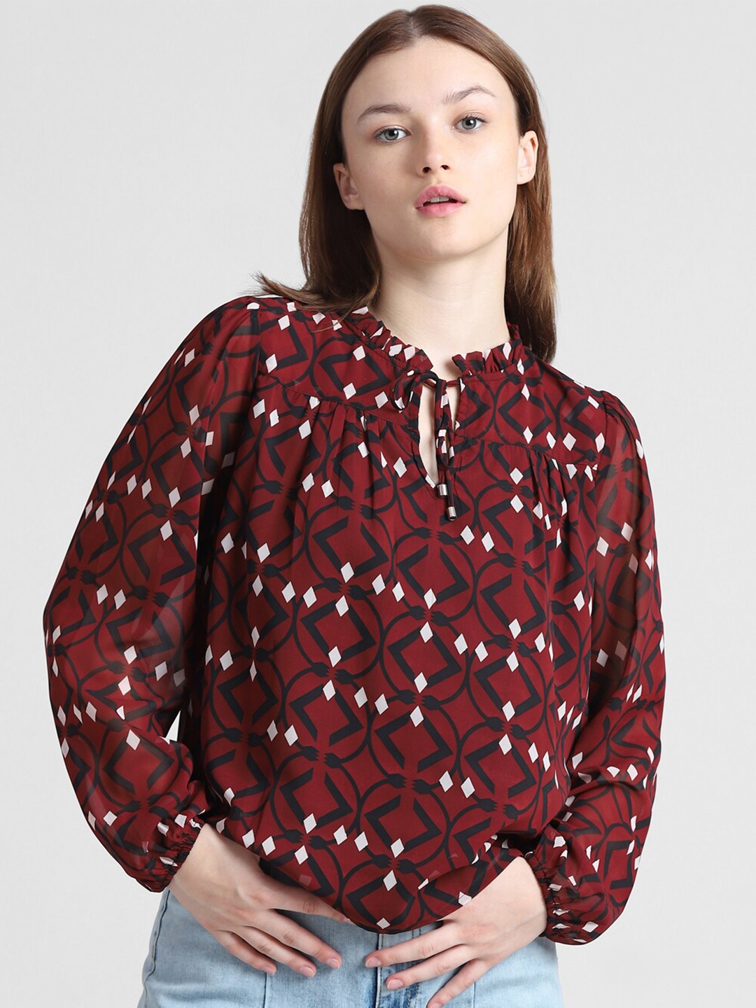 

ONLY Geometric Printed Puff Sleeves Gathered Tie-Up Neck Top, Maroon