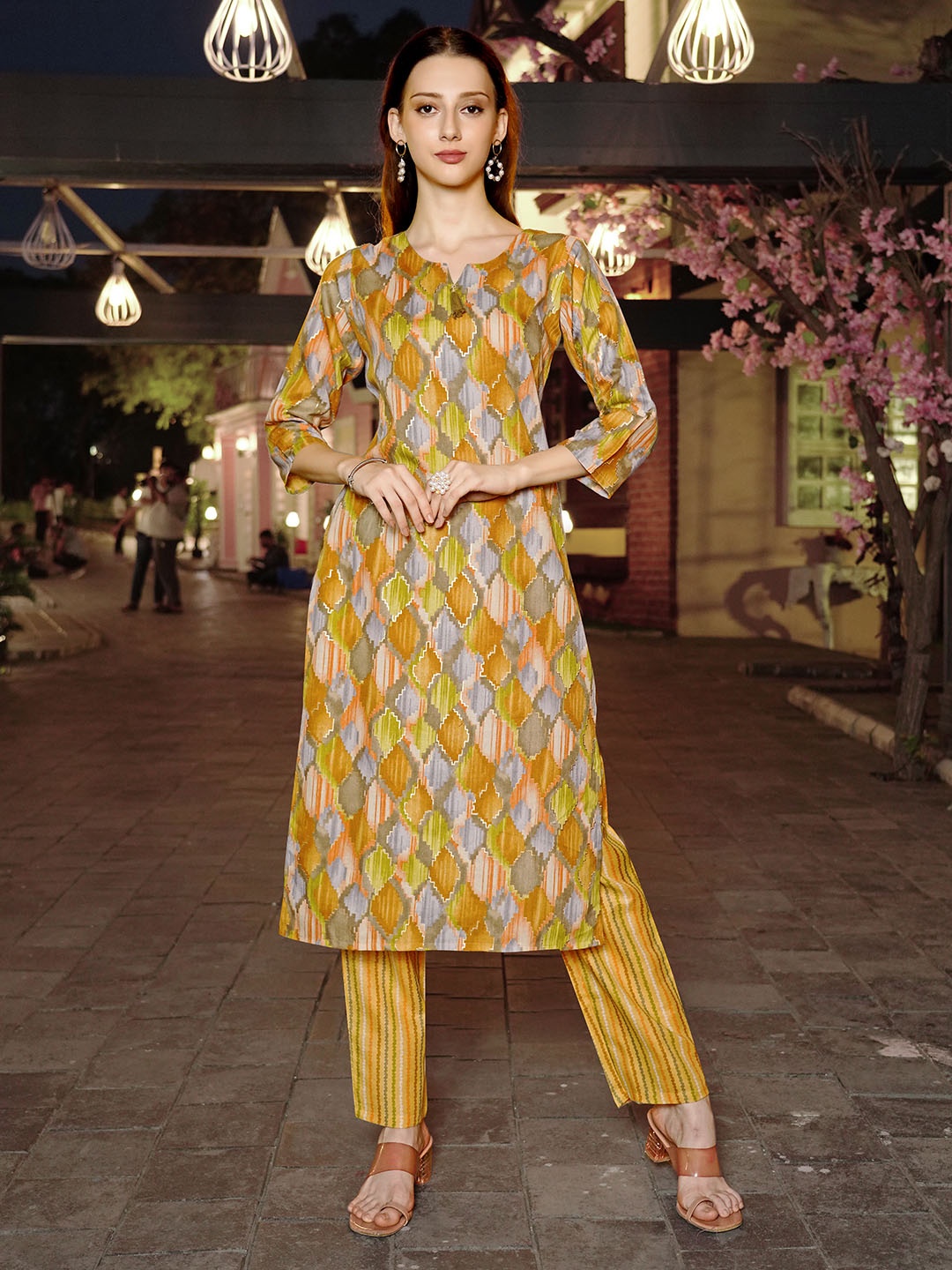 

Anouk Women Geometric Printed Regular Pure Cotton Kurta With Trousers, Mustard