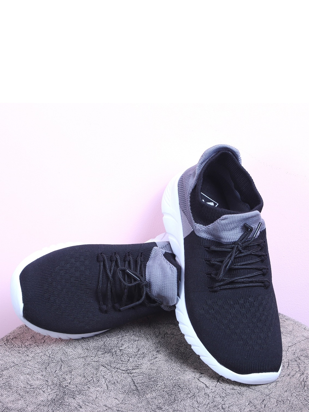 

TPENT Men Mesh Anti Odour Running Shoes, Black