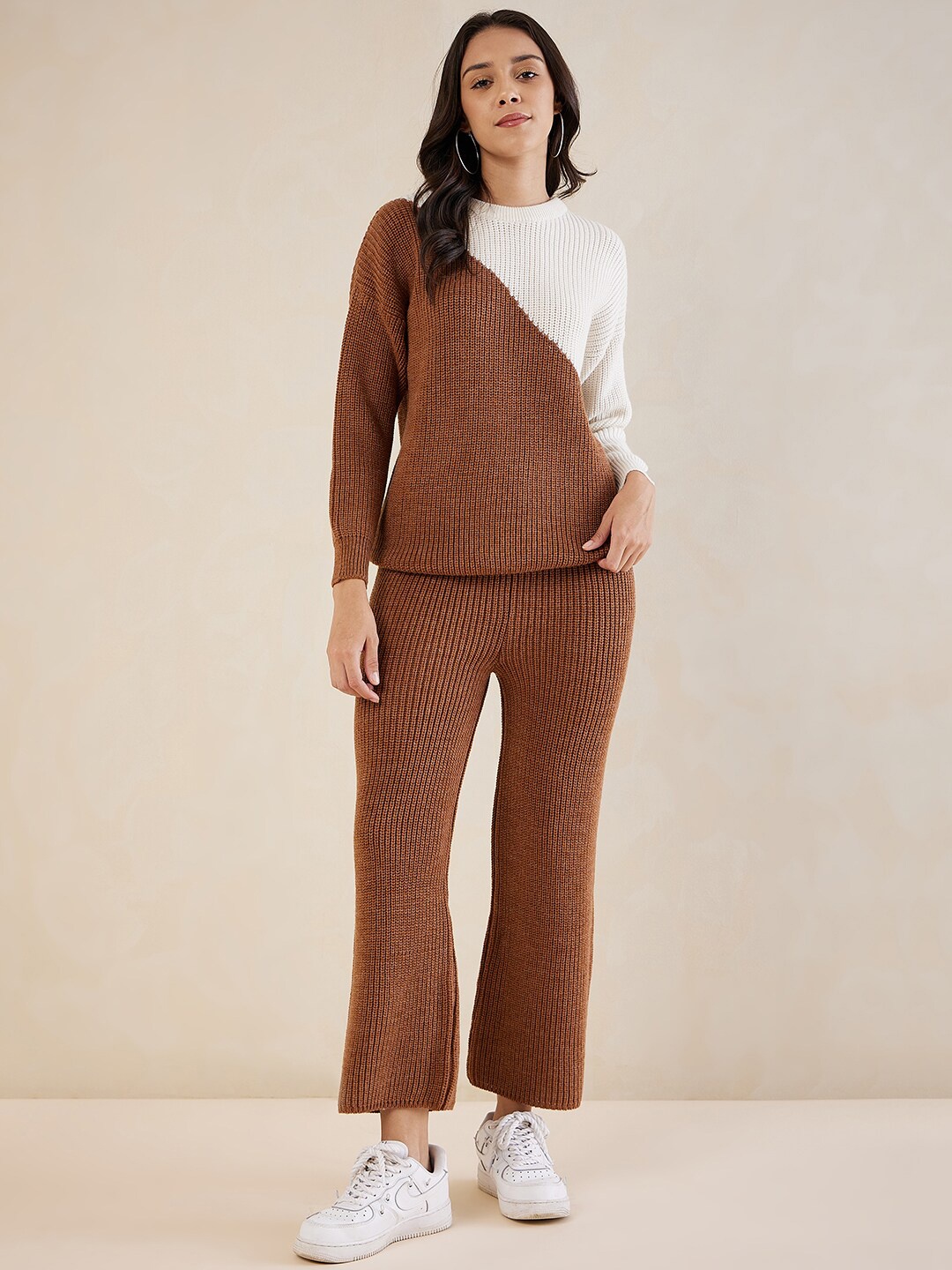 

Femella ColorBlocked Long Sleeves Acrylic Sweatshirt With Trouser, Tan