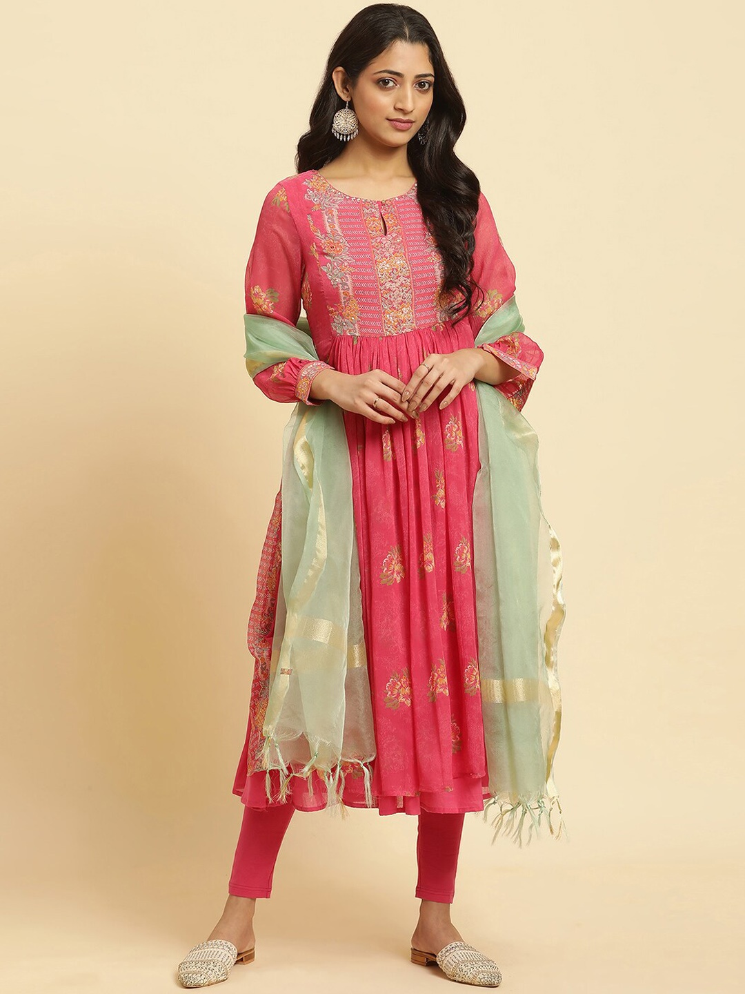 

W Pink Floral Printed High Slit Sequinned Kurta & Leggings With Dupatta