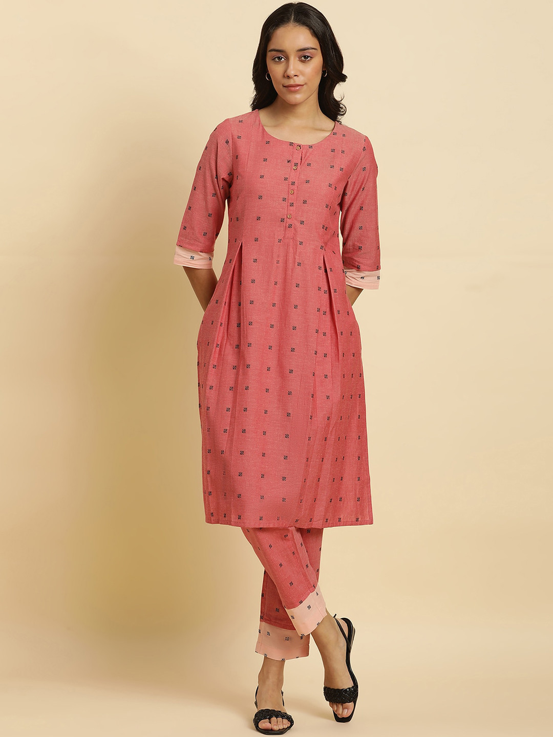 

W Geometric Print Rayon Co-Ord Kurta Set With Straight Pant, Red