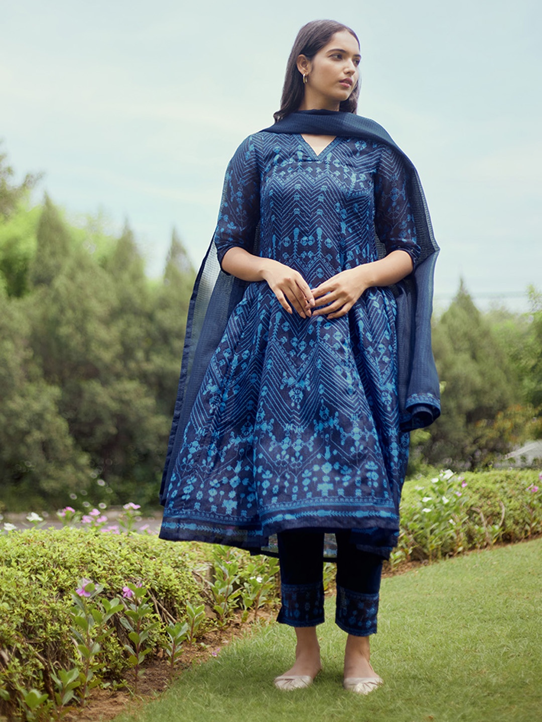 

W Blue Geometric Printed Sequinned Kurta With Trousers & Dupatta