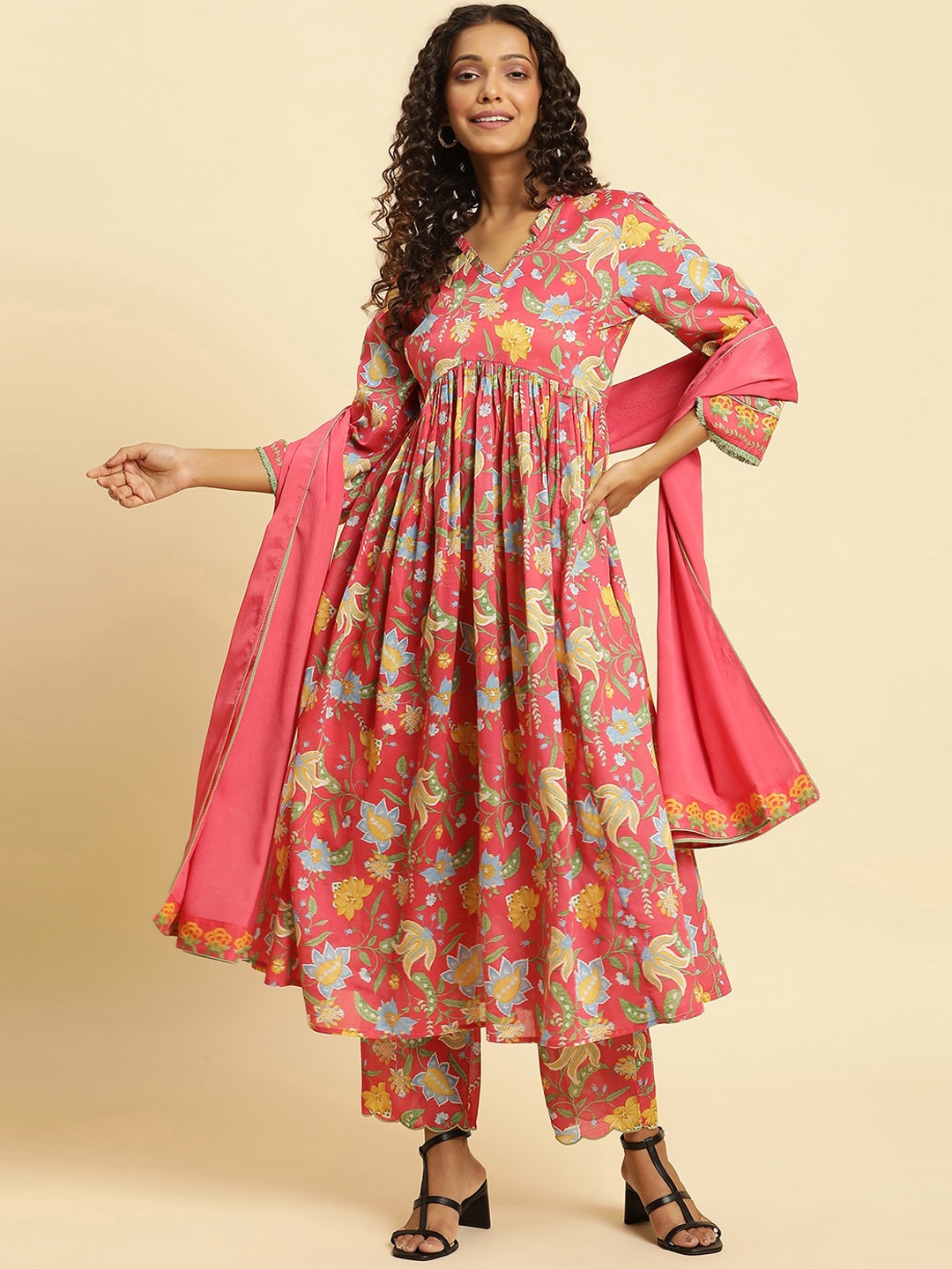 

W Floral Printed Regular Pure Cotton Kurta With Trousers & Dupatta, Red
