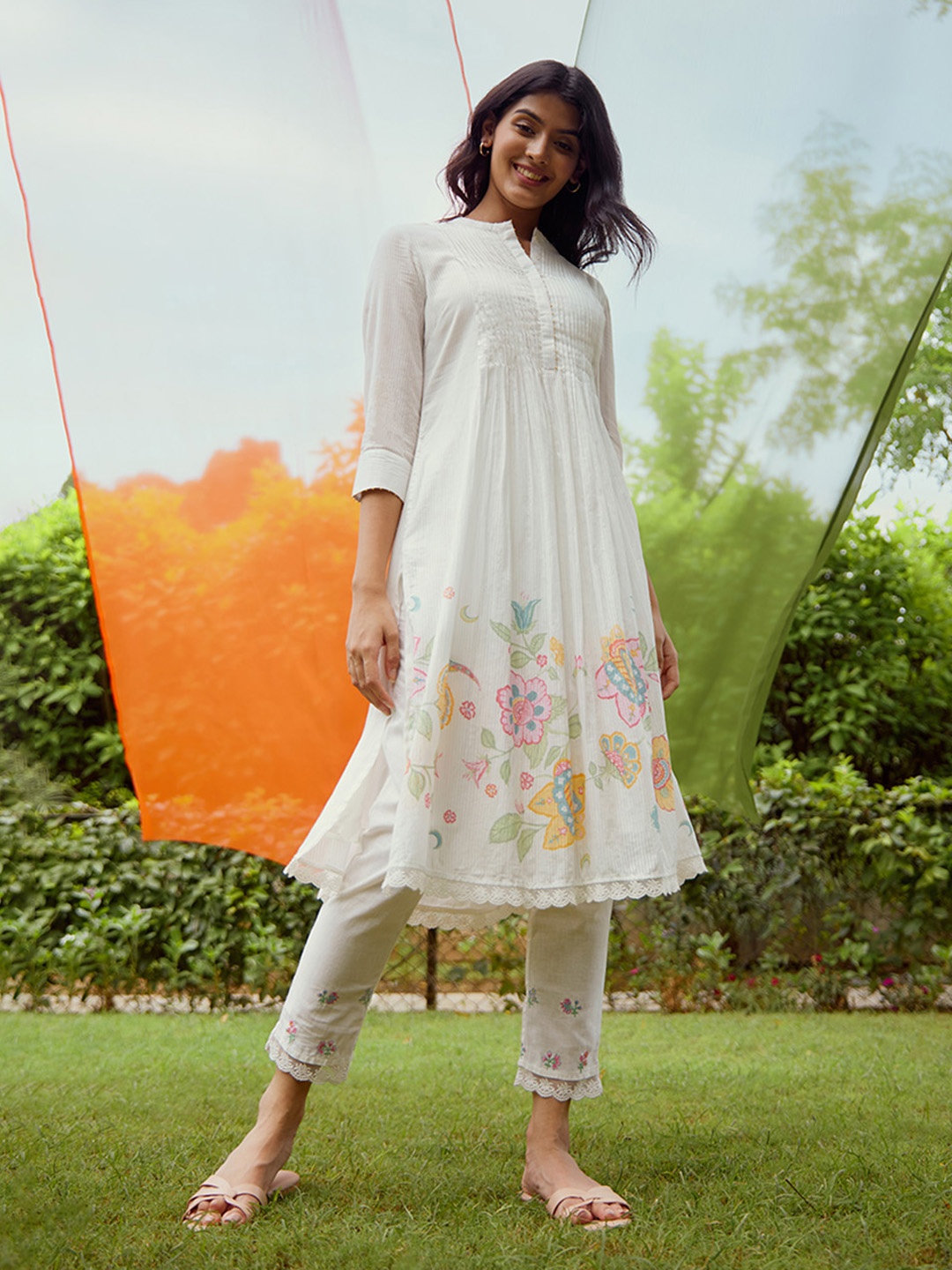 

W Floral Printed Band Collar Regular Pure Cotton Kurta with Trousers, White