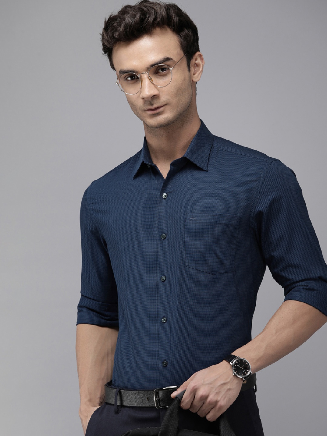 

Arrow Pure Cotton Originals Manhattan Slim Fit Self Design Formal Shirt, Blue