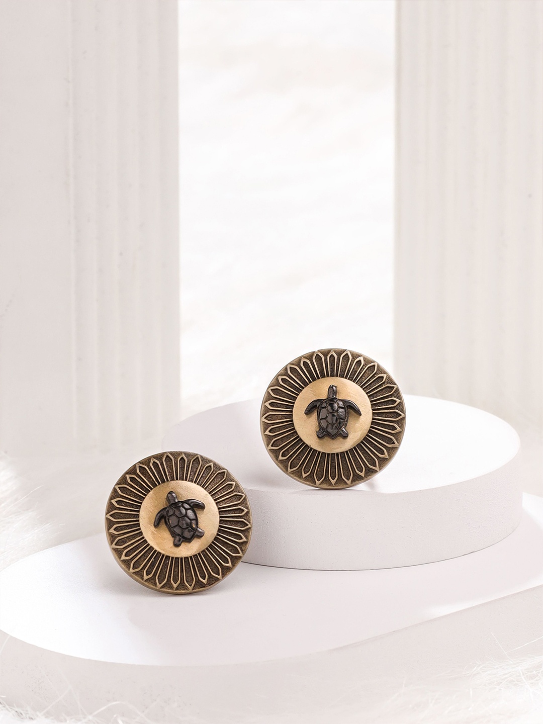 

COSA NOSTRAA Brass Textured Cufflink, Metallic