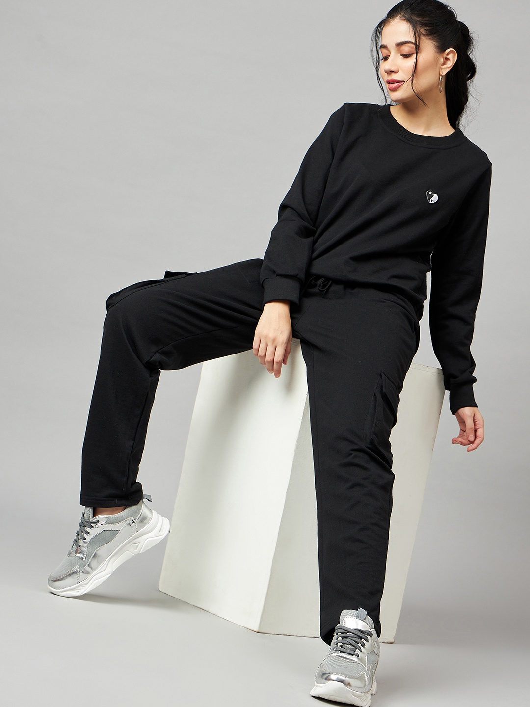 

Mast & Harbour Women Relaxed Fit Black Cotton Cargos