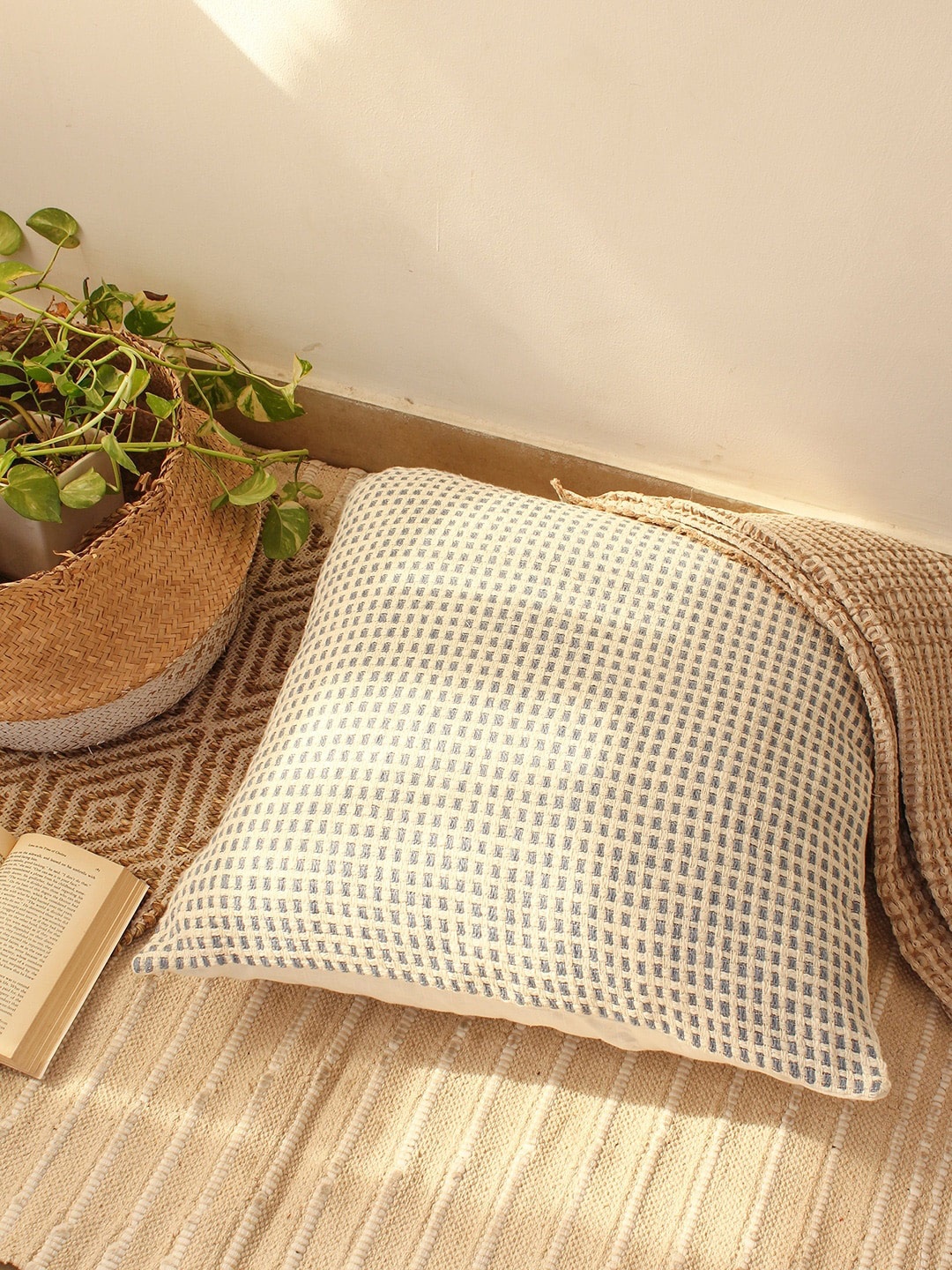 

House This Cream-Coloured Cotton Square Cushion Cover