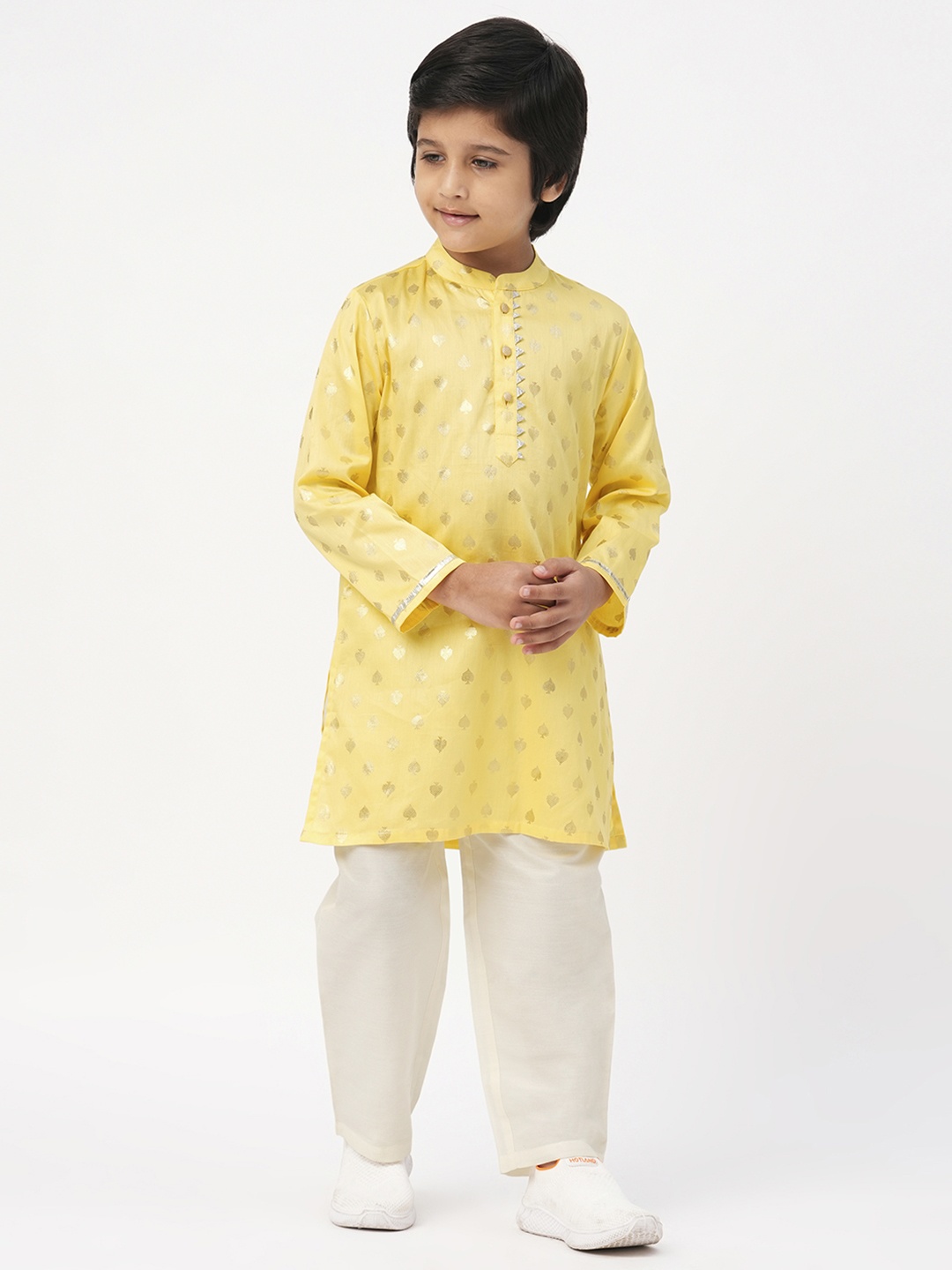 

LIL DRAMA Boys Ethnic Motifs Woven Design Gotta Patti Pure Cotton Kurta with Pyjamas, Yellow