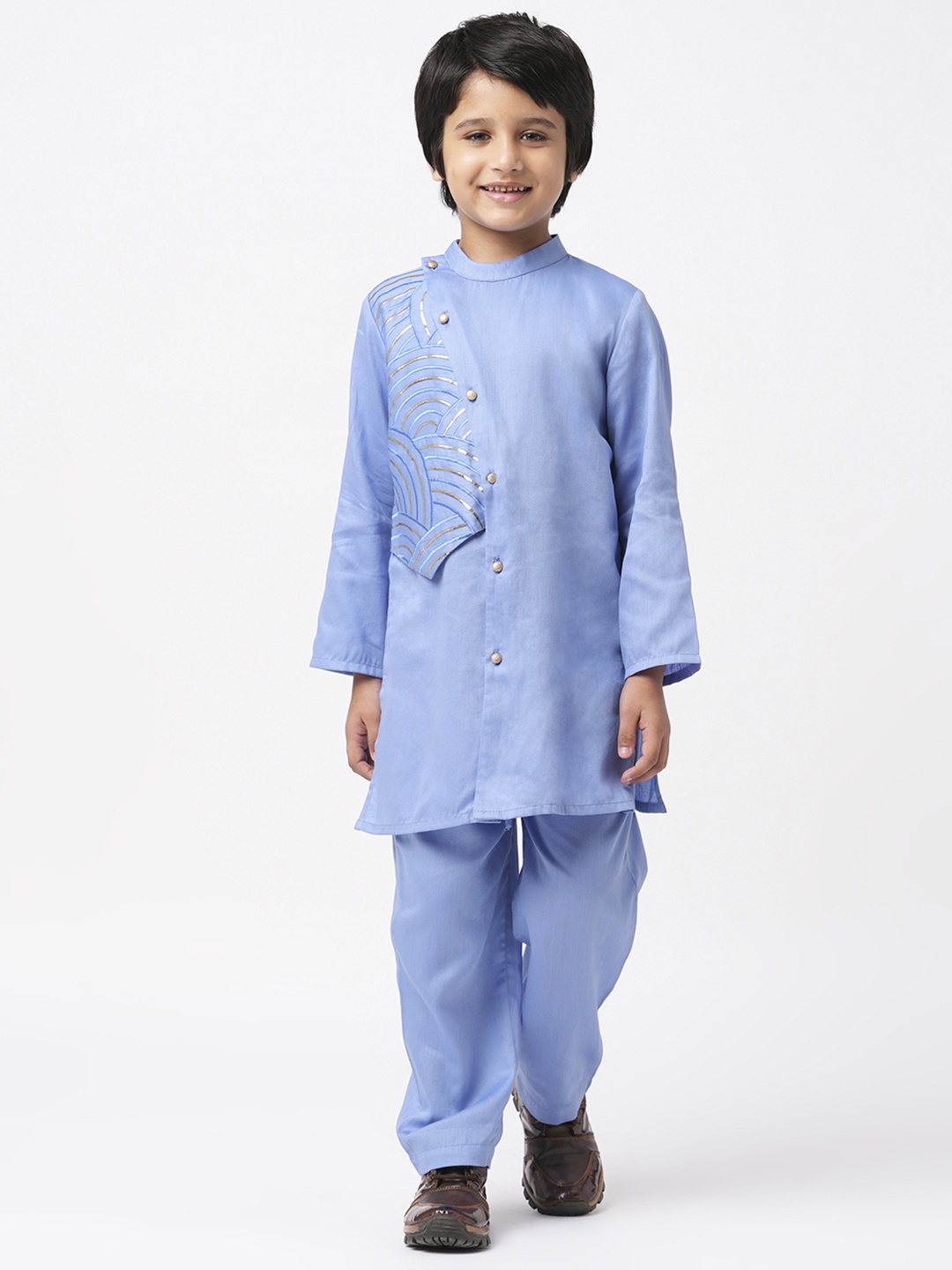

LIL DRAMA Boys Ethnic Motifs Embroidered Gotta Patti Pure Cotton Kurta With Pyjamas, Blue