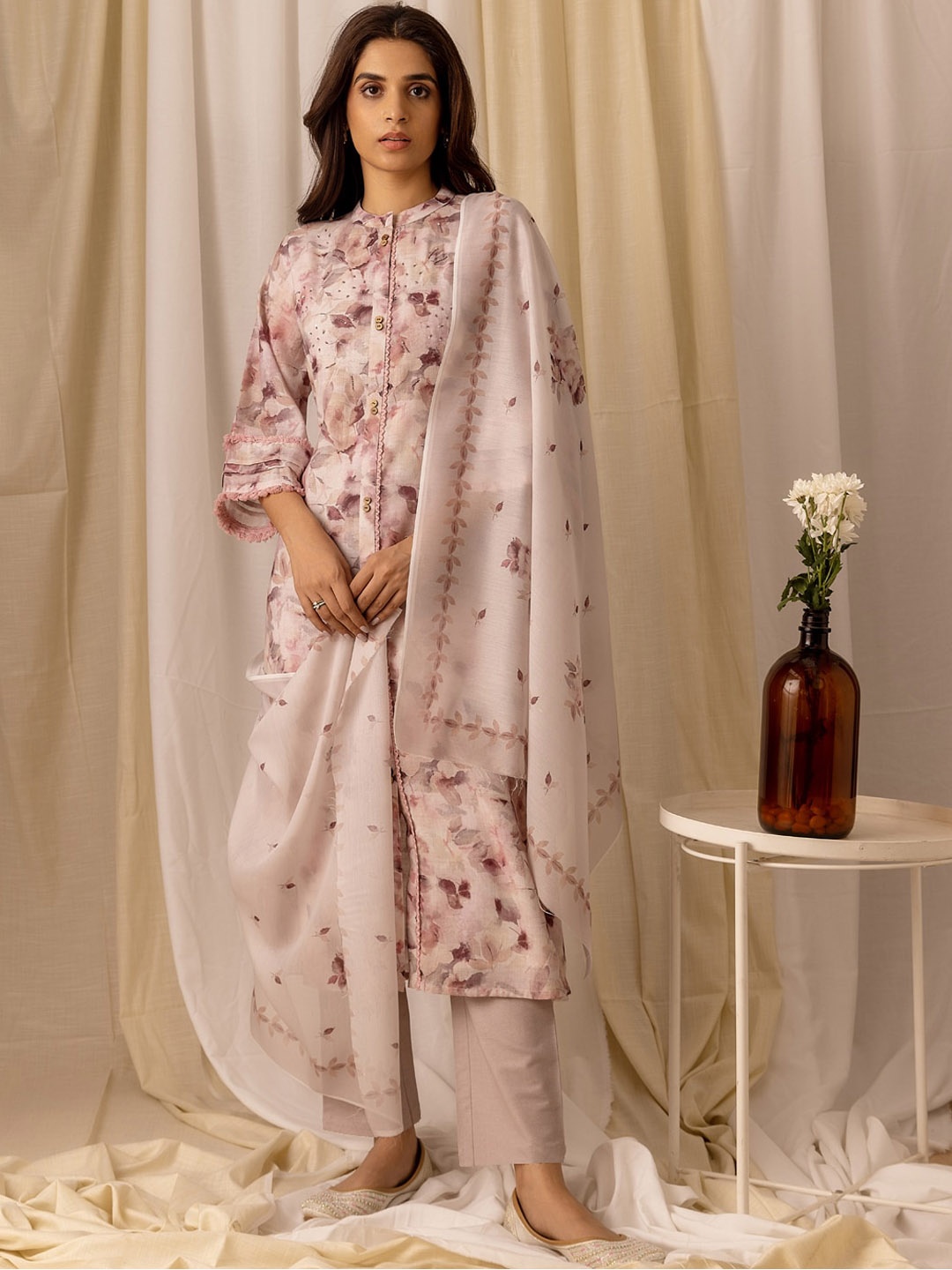 

Ishin Floral Printed Beads and Stones Linen Kurta with Trousers & Dupatta, Peach
