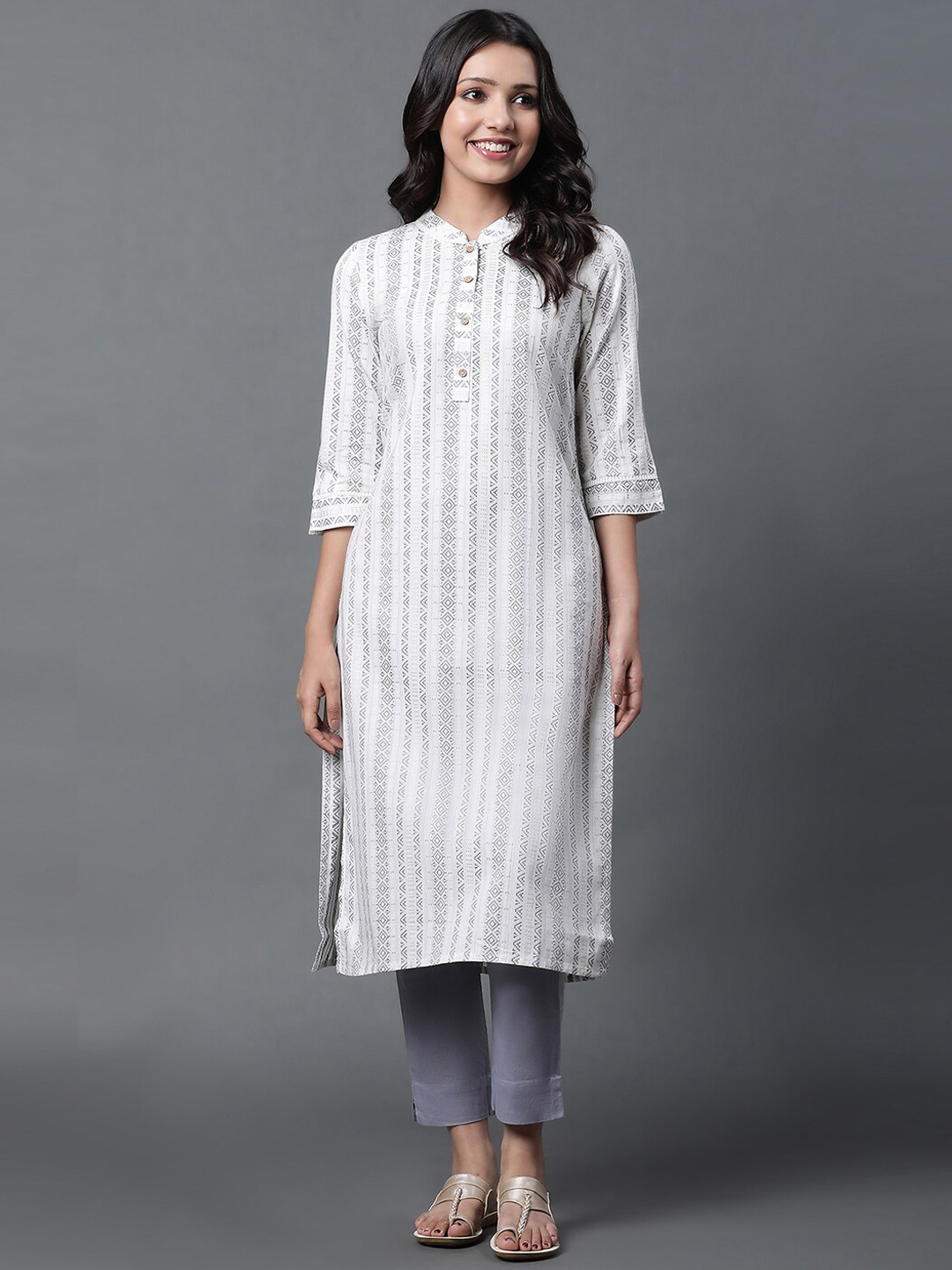 

AURELIA Striped Mandarin Collar Regular Kurta with Trousers, Grey
