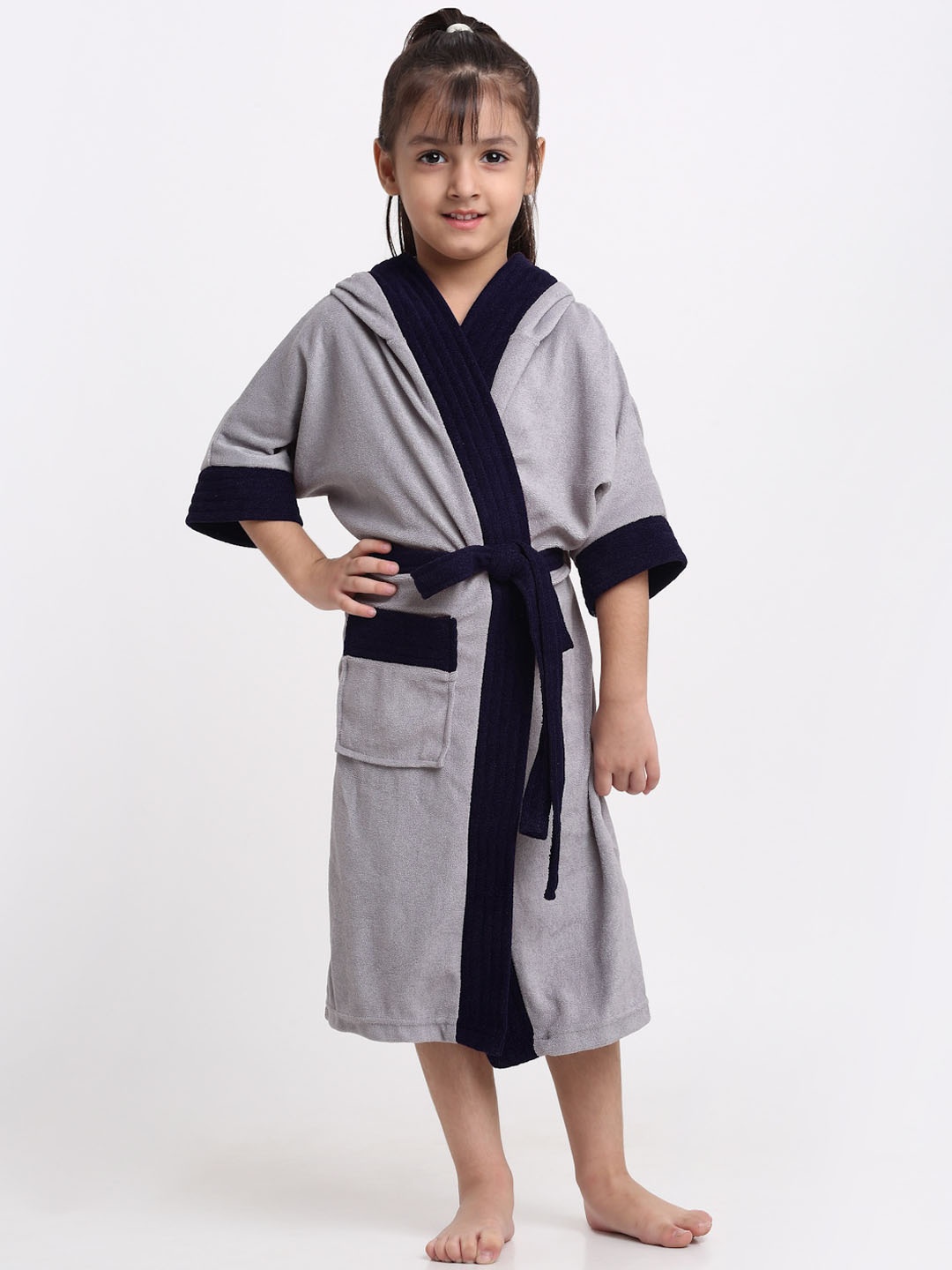 

Creeva Kid Girls Hooded Bathrobe, Grey