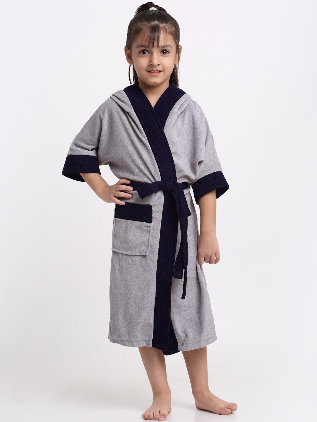 

Creeva Solid Hooded Bath Robe, Grey