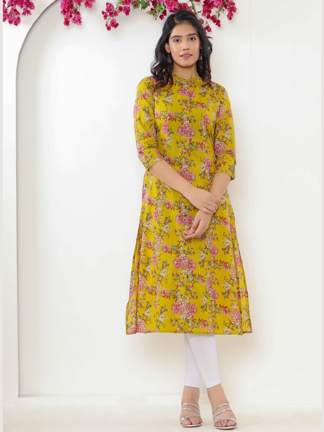 

VEDANA Floral Printed Mandarin Collar Cotton Kurta, Yellow
