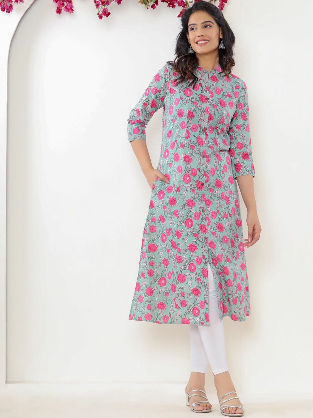 

VEDANA Floral Printed Mandarin Collar Cotton Kurta, Turquoise blue