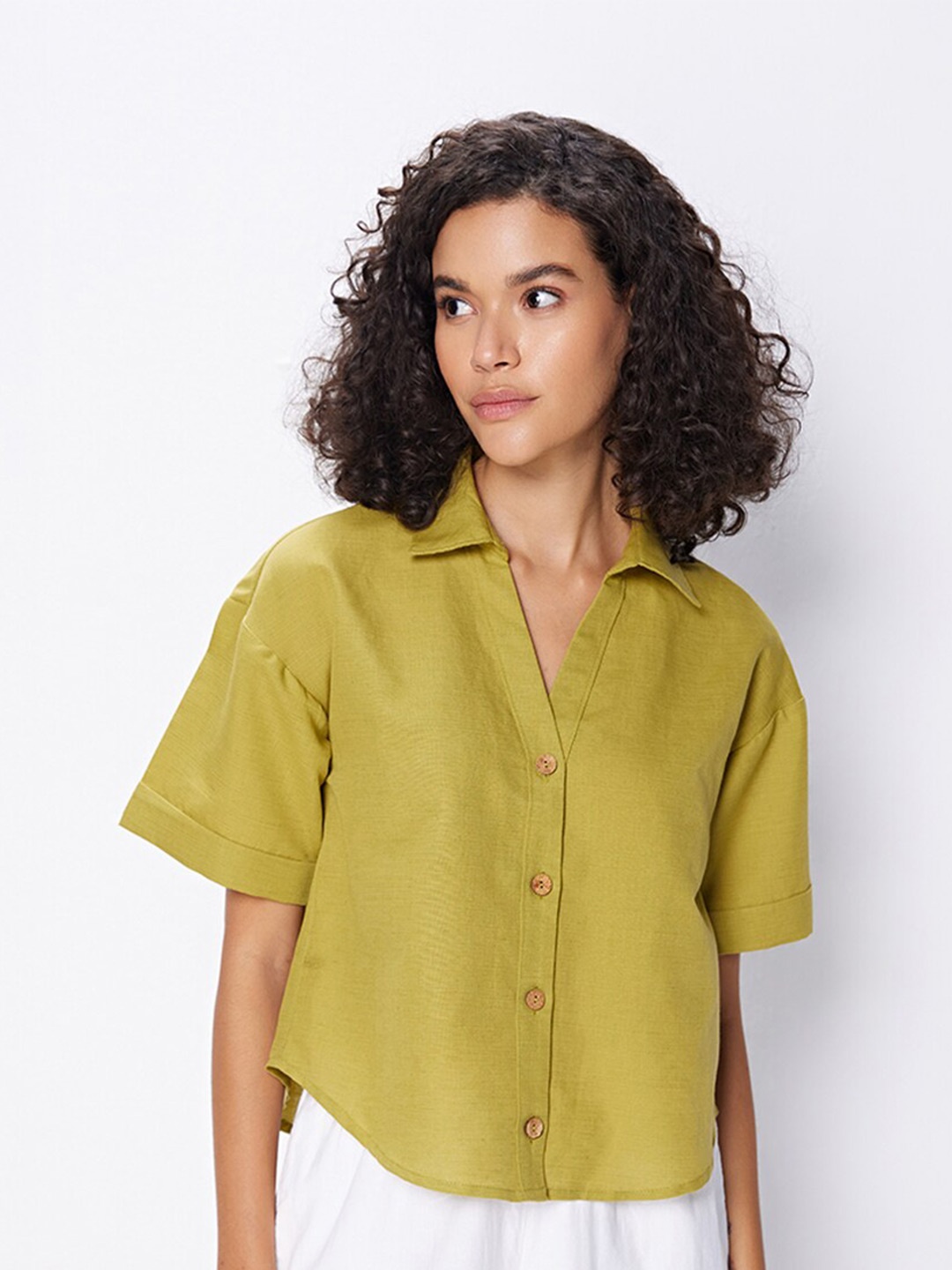 

COVER STORY Olive Spread Collar Short Sleeves Casual Shirt