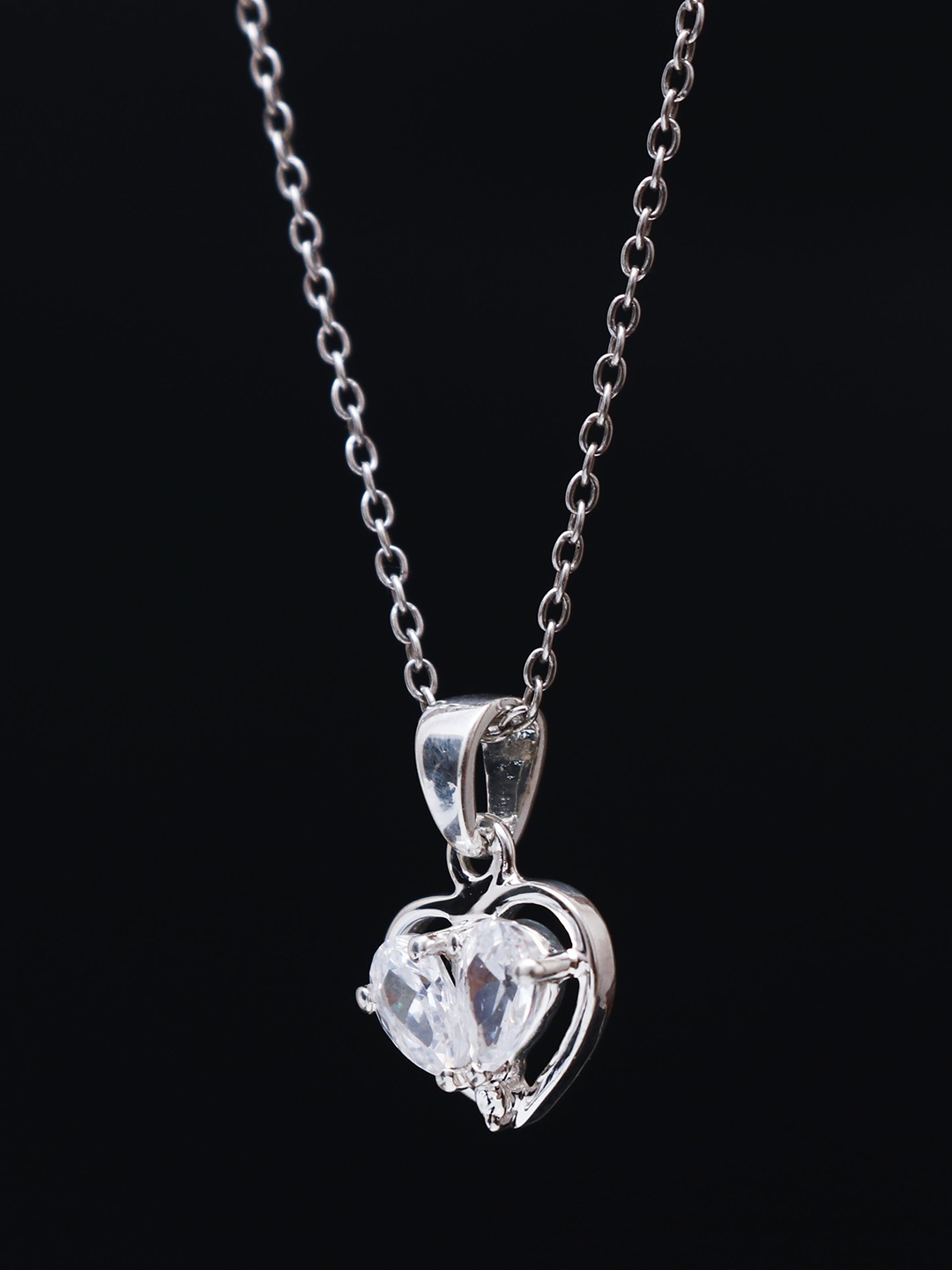 

HIFLYER JEWELS Sterling Silver Stone Studded Heart Shaped Pendant, White