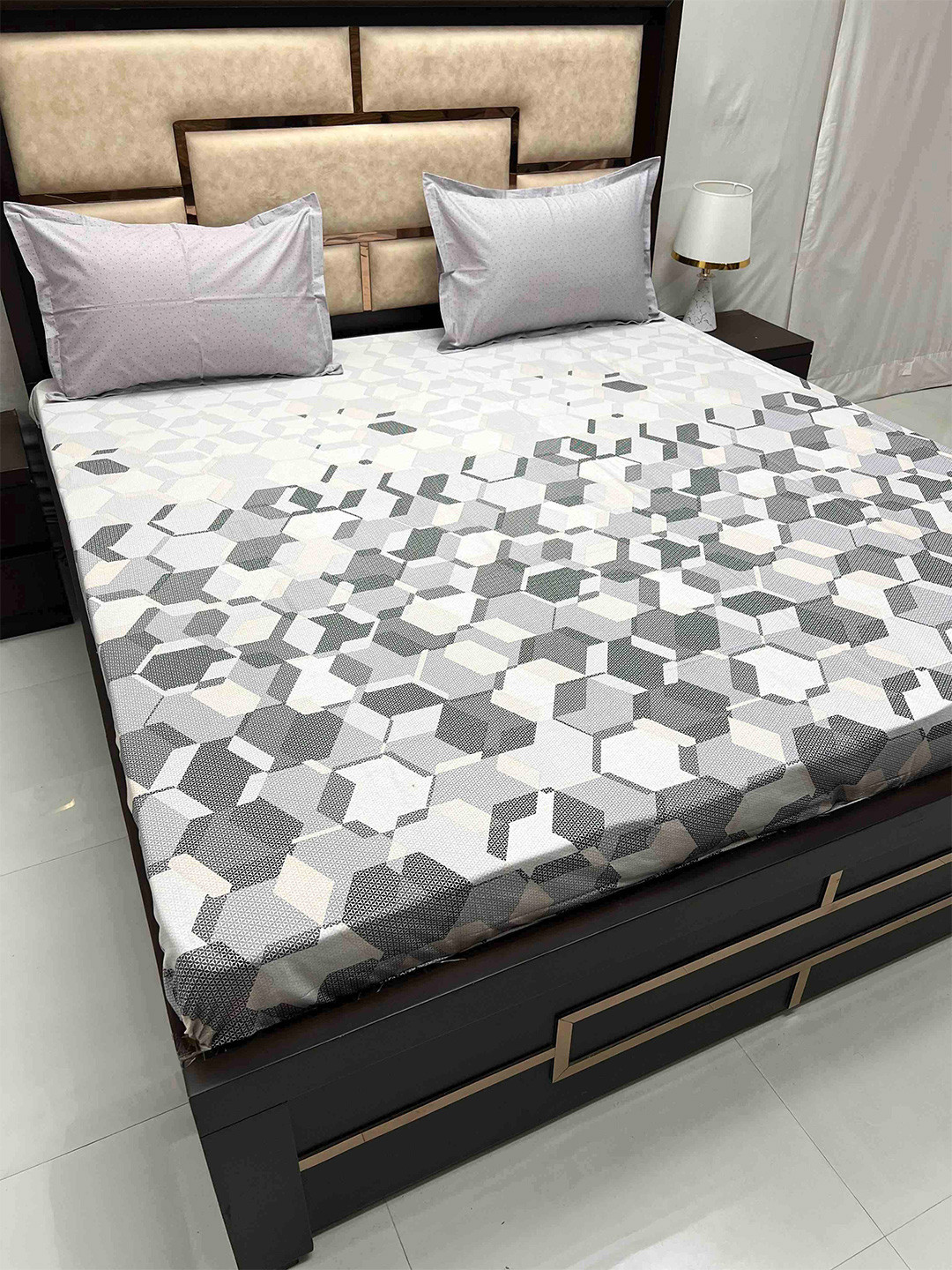 

Pure Decor Lifestyle Grey & White Geometric Cotton 300 TC King Bedsheet & 2 Pillow Covers