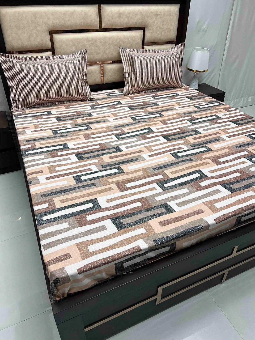

Pure Decor Lifestyle Brown Geometric Pure Cotton 300 TC King Bedsheet with 2 Pillow Covers
