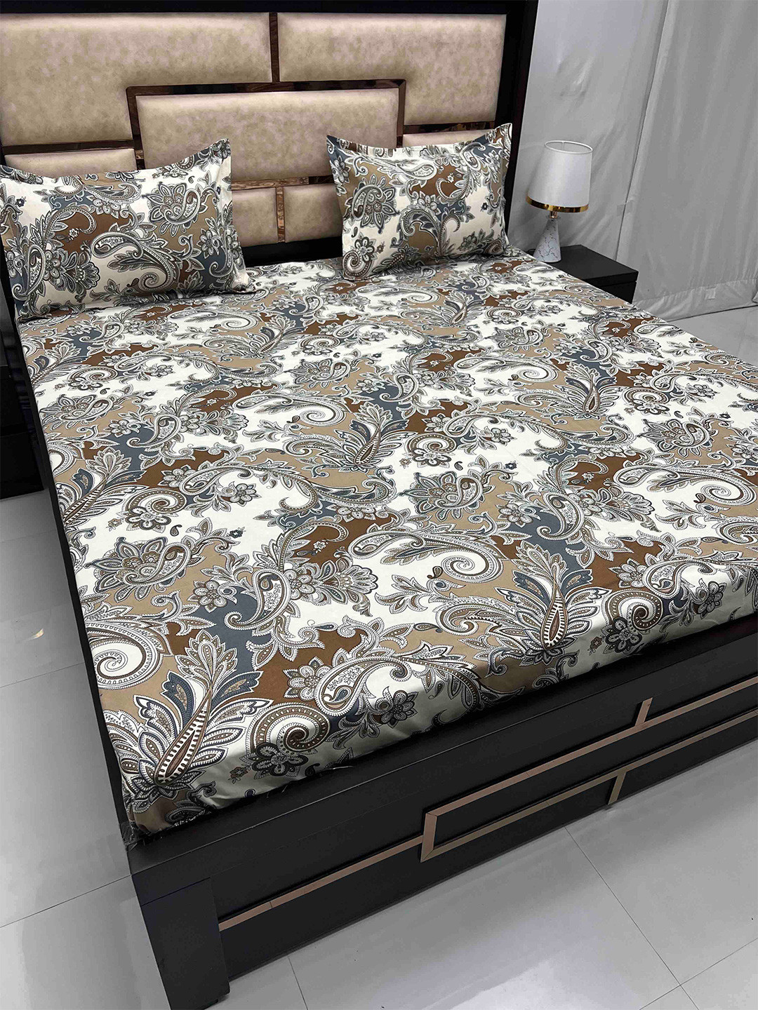 

Pure Decor Amulya White & Blue Ethnic Motifs 230 TC Queen Bedsheet with 2 Pillow Covers
