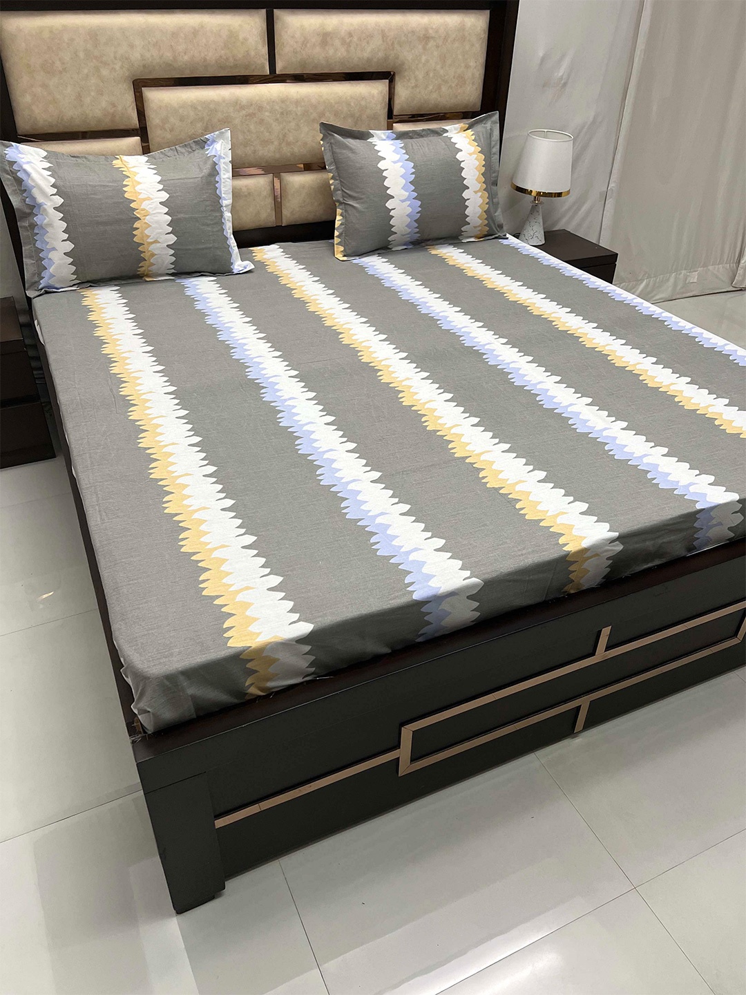 

Pure Decor Amulya Blue & Grey Abstract 230 TC Queen Bedsheet with 2 Pillow Covers