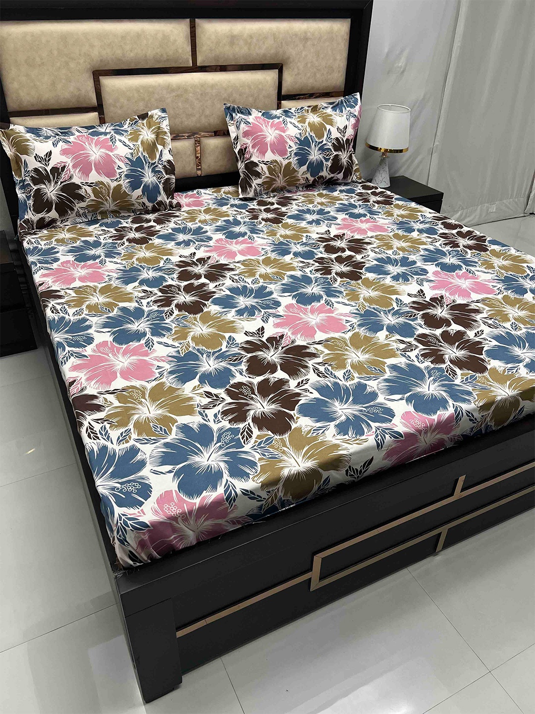 

Pure Decor Amulya Blue & Pink Floral 230 TC Queen Bedsheet with 2 Pillow Covers