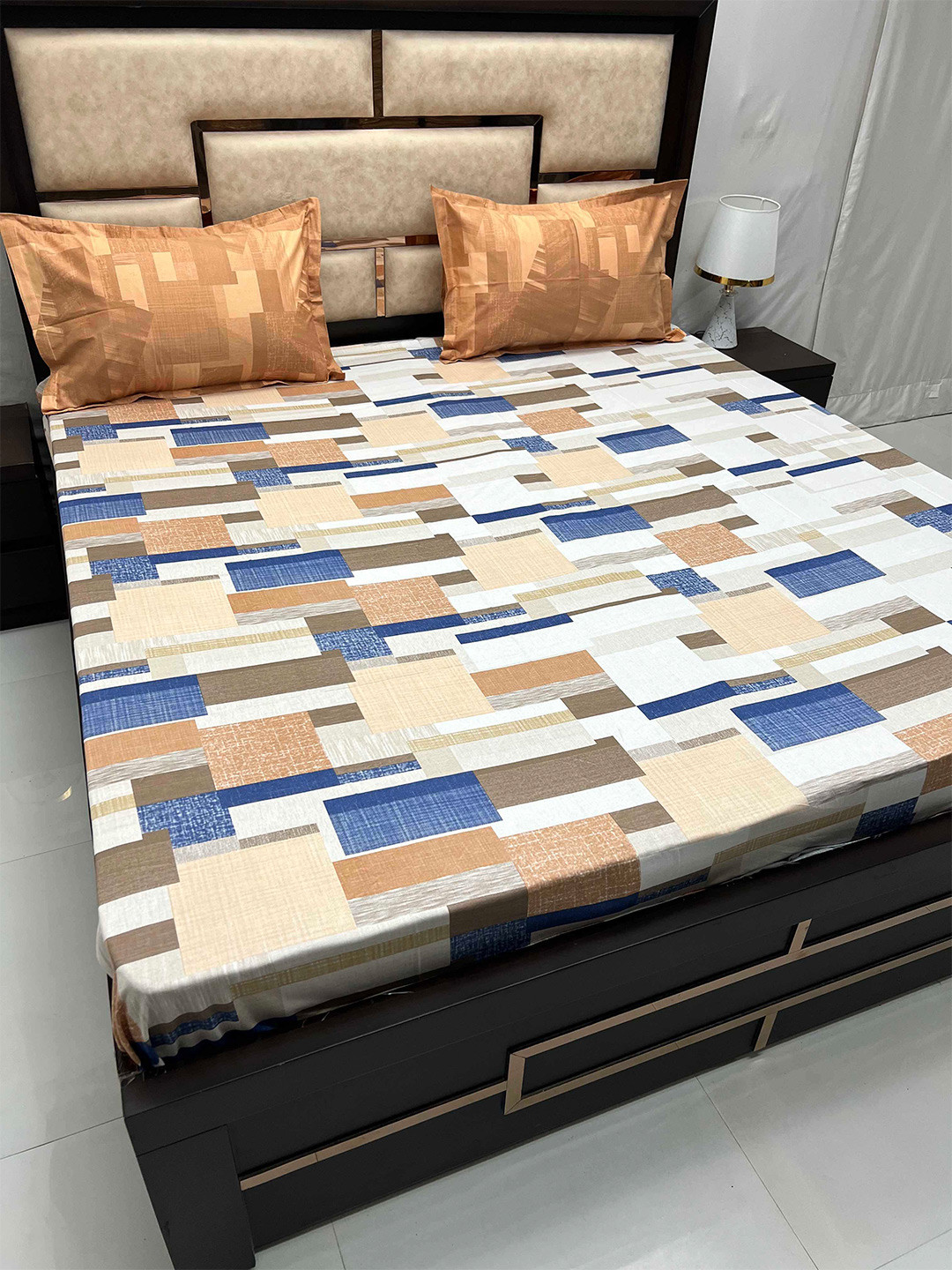 

Pure Decor White & Blue Geometric Pure Cotton 300 TC King Bedsheet With 2 Pillow Covers
