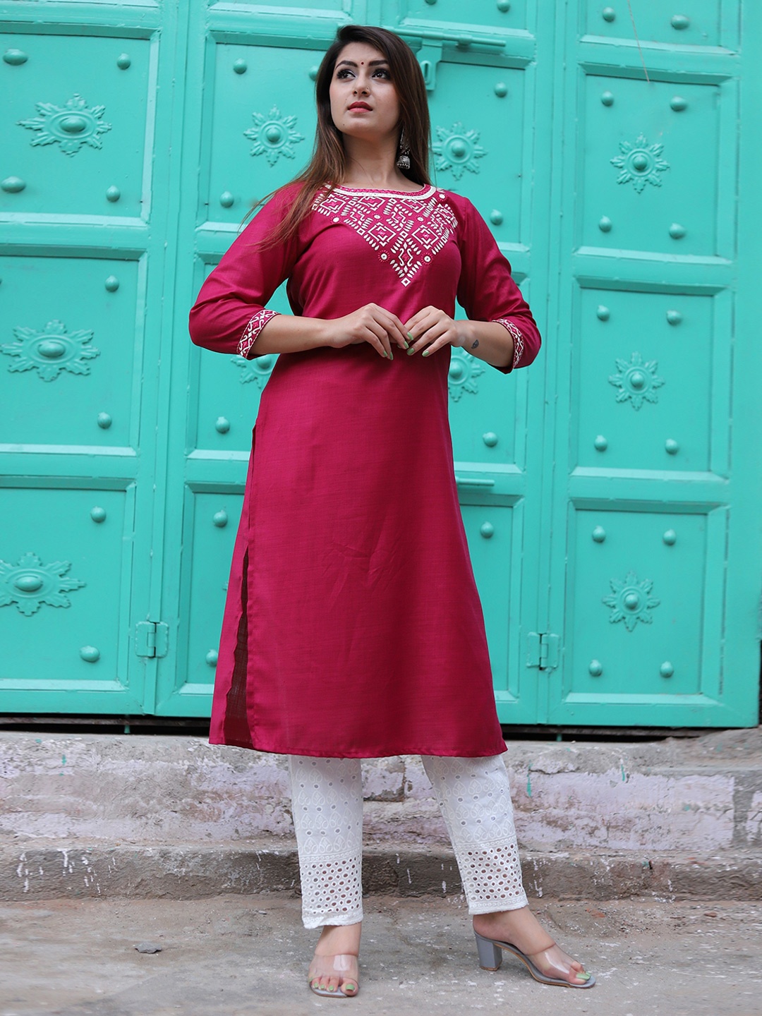 

misbis Ethnic Motifs Yoke Design Pure Silk Thread Work Kurta, Maroon