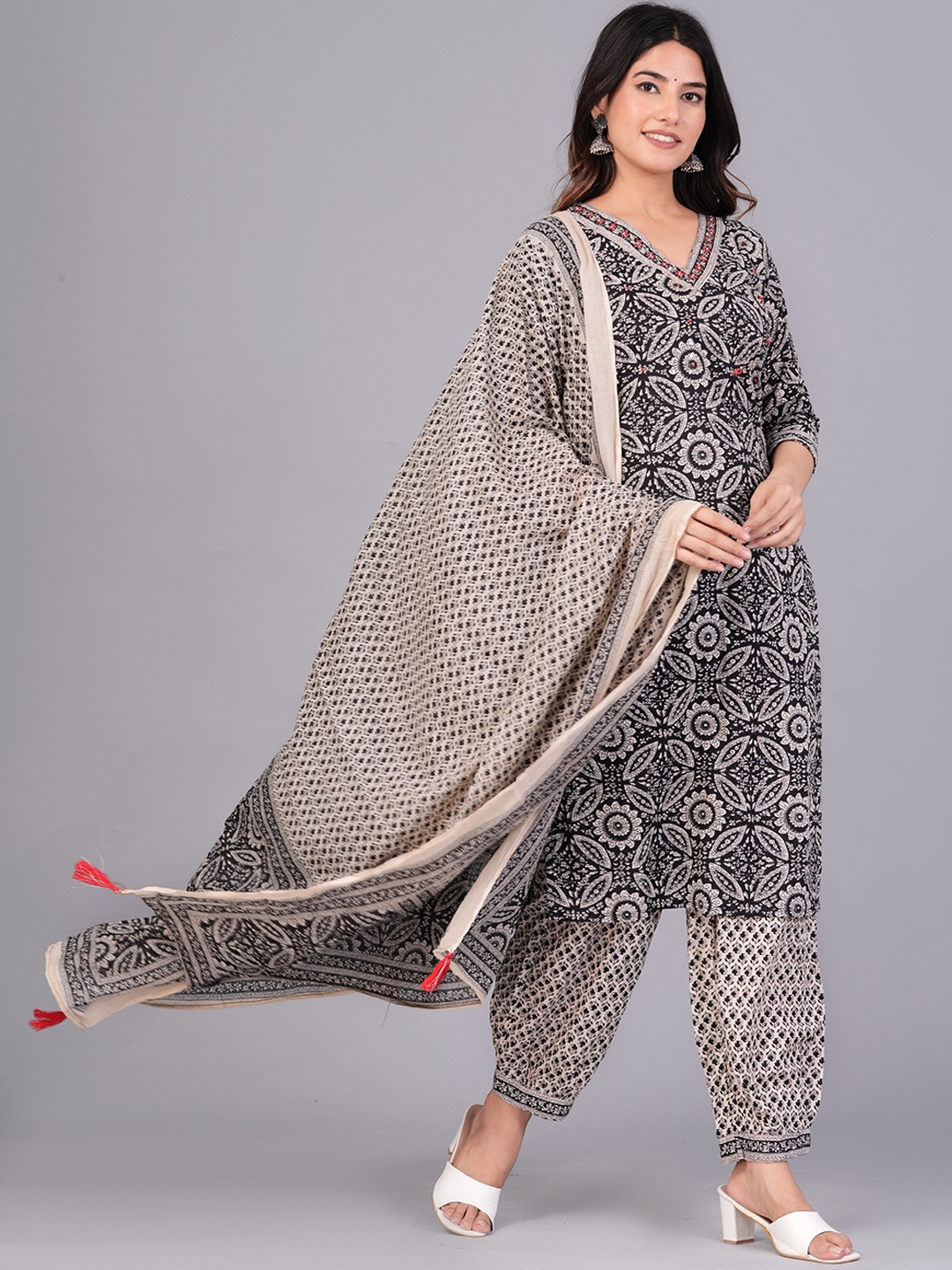 

KALINI Ethnic Motifs Printed Pure Cotton Kurta With Trousers & Dupatta, Black