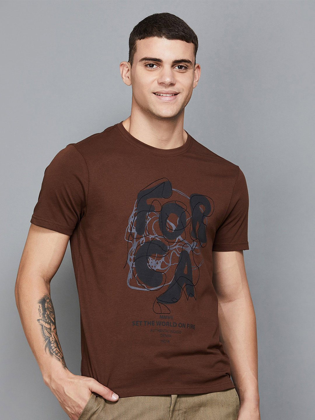 

Forca by Lifestyle Typography Printed Cotton Casual T-Shirt, Brown