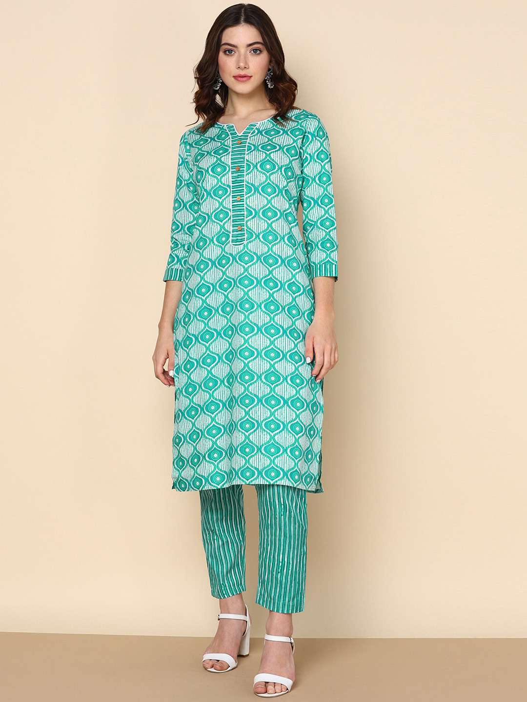 

Kalini Ethnic Motifs Printed Regular Pure Cotton Kurta With Trousers, Green