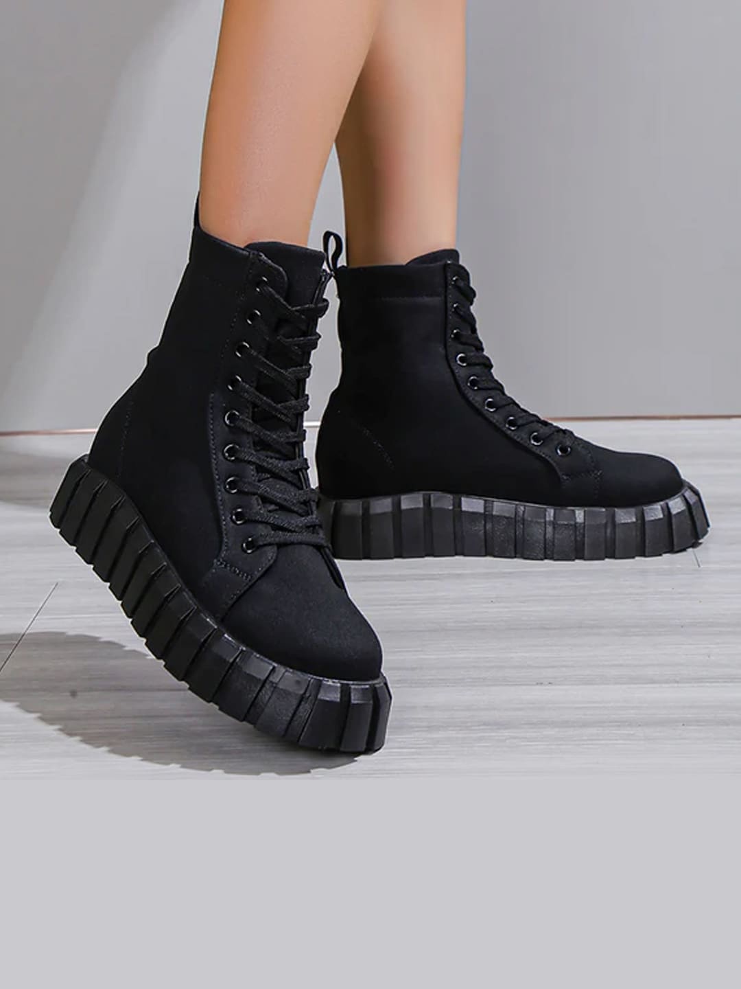 

Shoetopia Women Mid Top Flatform Heel Regular Boots, Black